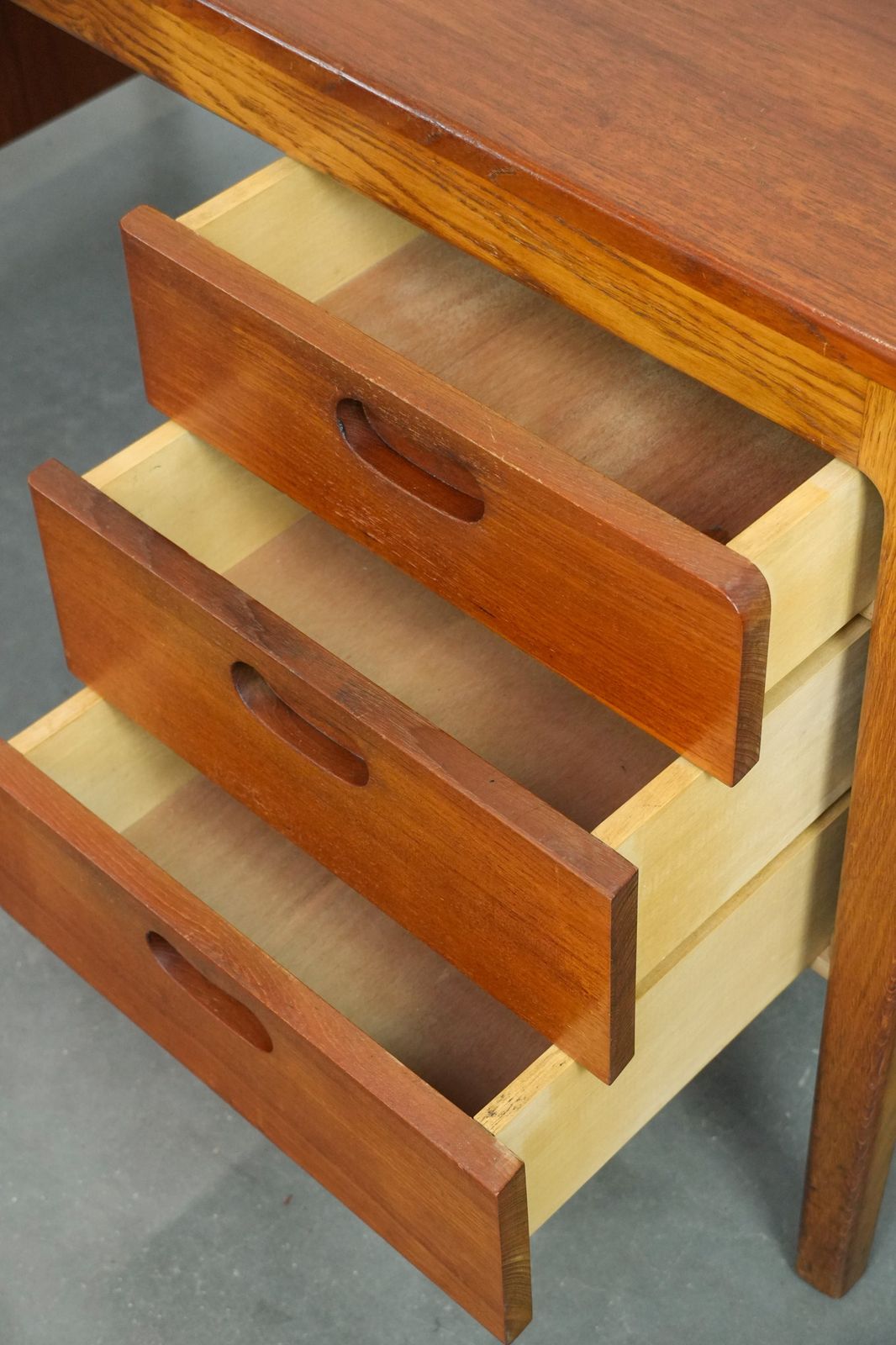 photo vintage Vintage Bureau Uit De Jaren 1960, Duits Design Van Hartmut Lohmeyer Voor Wilkhahn, Met 6 Lades