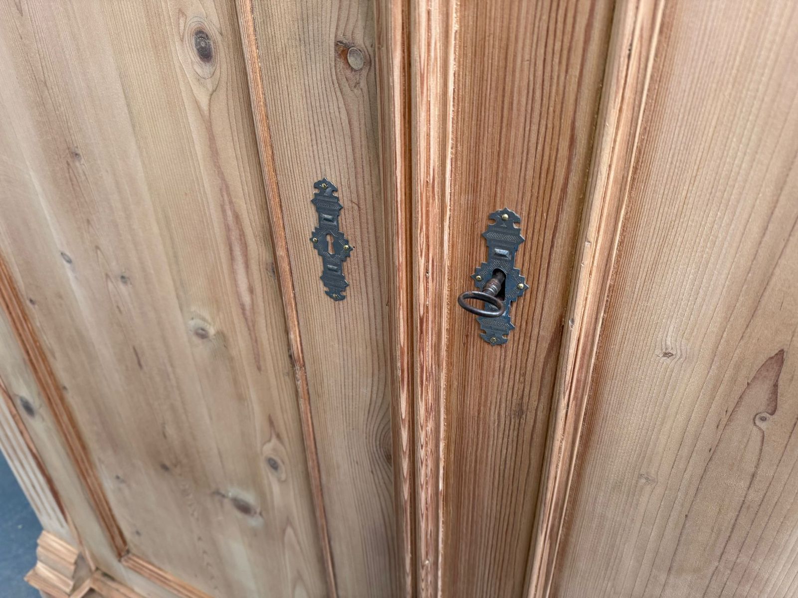 photo furniture A Fabulous Victorian Pine Combination Knockdown Wardrobe To Wax/Paint