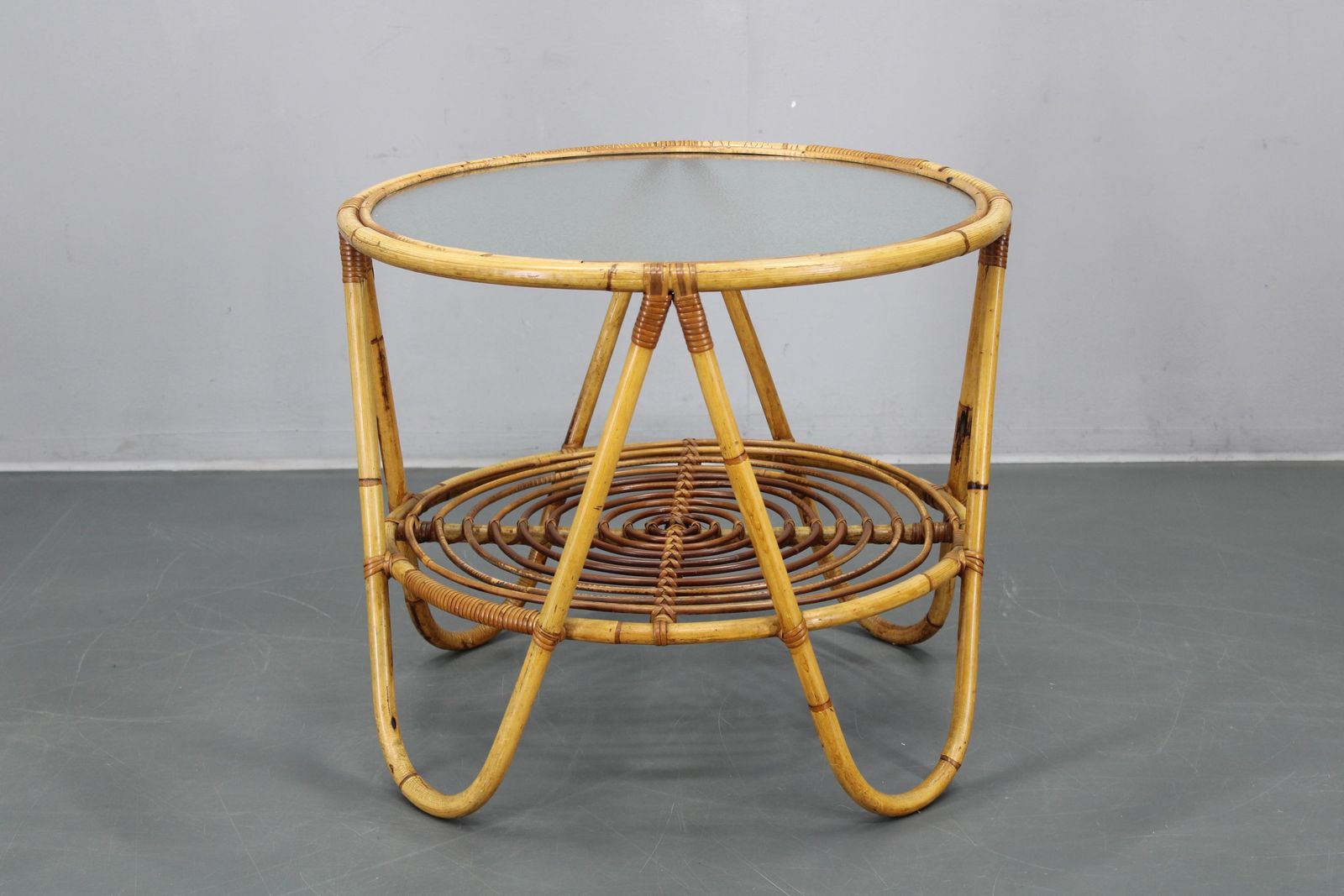 1960s Italian Rattan Coffee Table With Glass Top, Mid Century Round Design photo for sale
