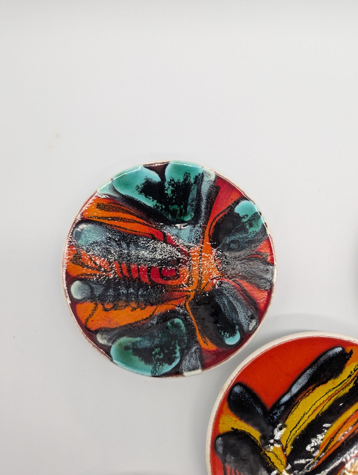 photo for sale Set Of 5 Poole Pottery ‘Delphis’ Pin Dishes – Shape 49 – 1960s – From A Single Collection