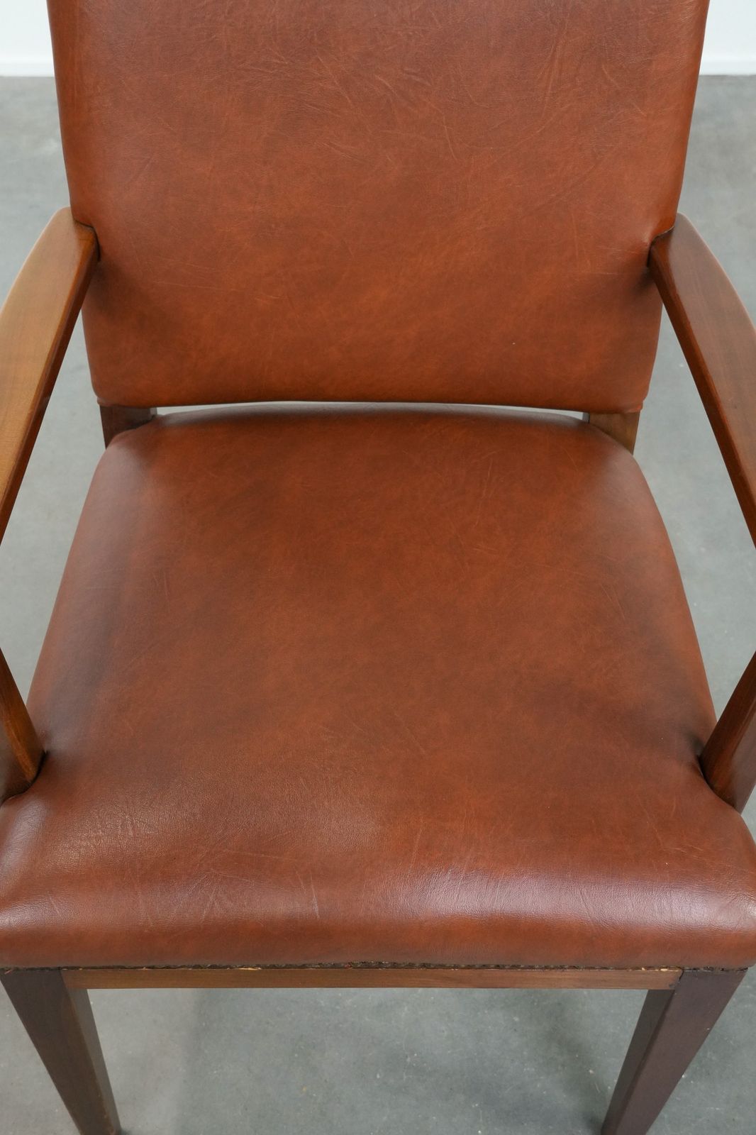 Vintage Scandinavische Houten Stoel Met Koeienhuid Leer Uit De Jaren 1960/1970 photo vinterior