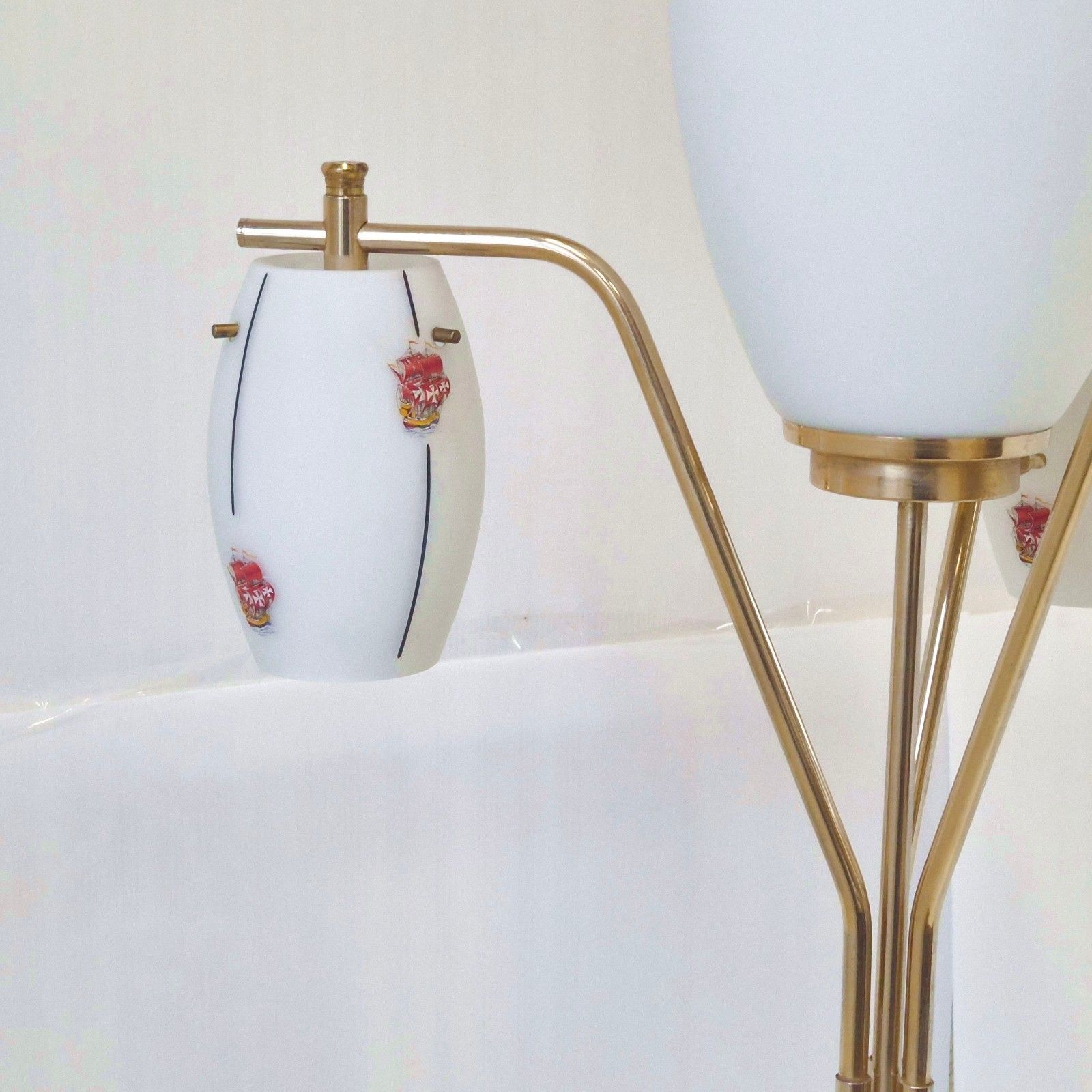 Vintage Vloerlamp Van House Arlus, Metaal Met Messing En Opaline Glas, Jaren 1950 – Rockabilly photo for sale