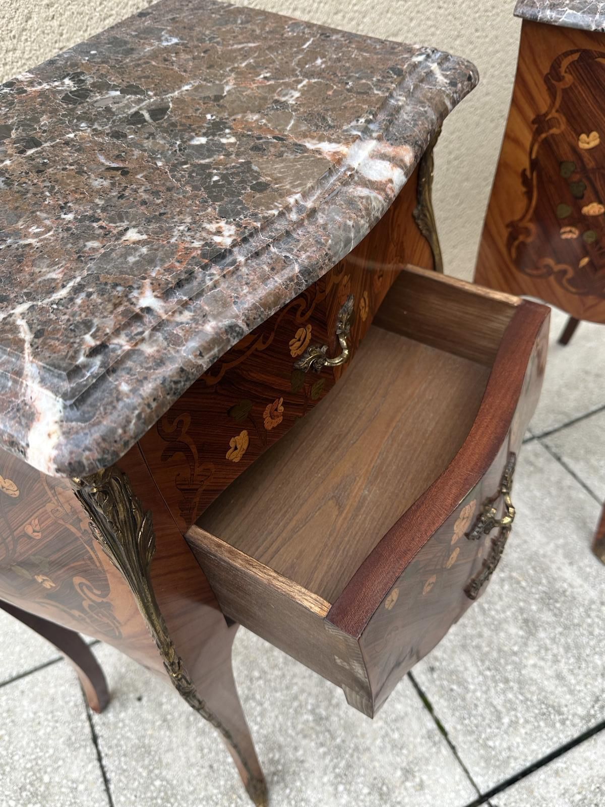 photo vinterior Pair Of French Antique Marquetry Bedside Tables Cabinets