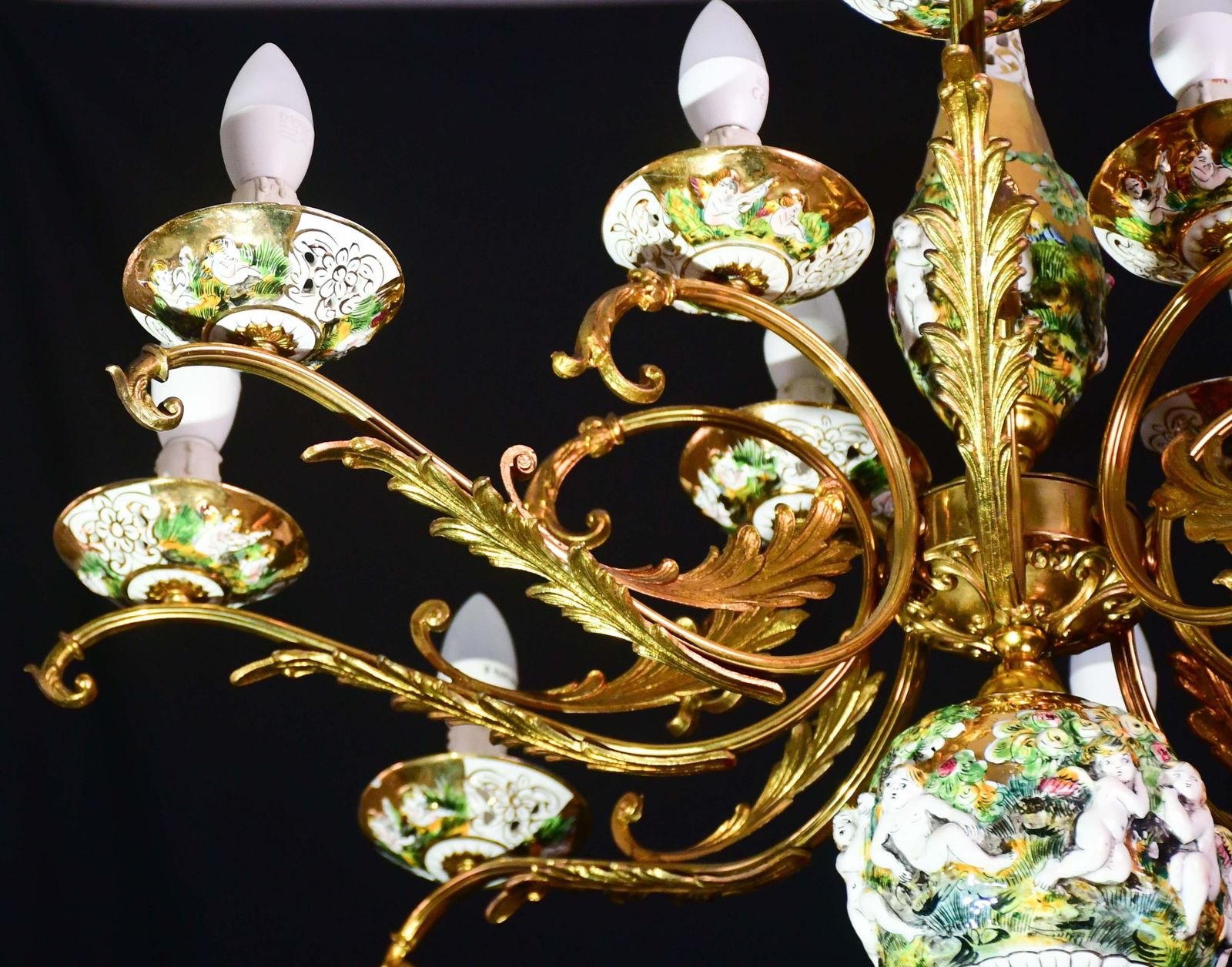 photo vinterior Manila, Large Size 12 Light Italian Vintage Ceramic Chandelier, 1960