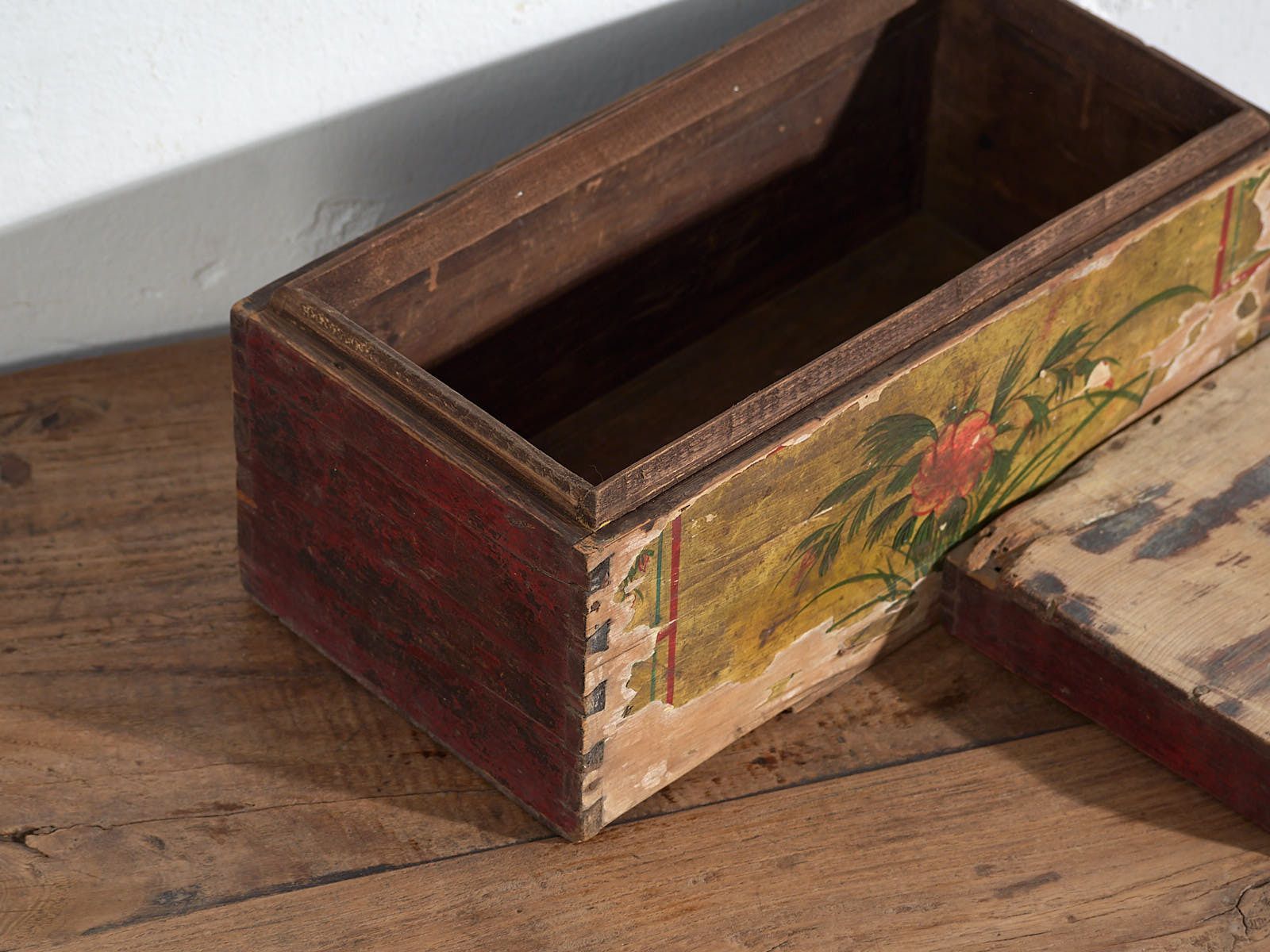 Small Antique Oriental Box With Floral Details (C.1900) #32 photo for sale
