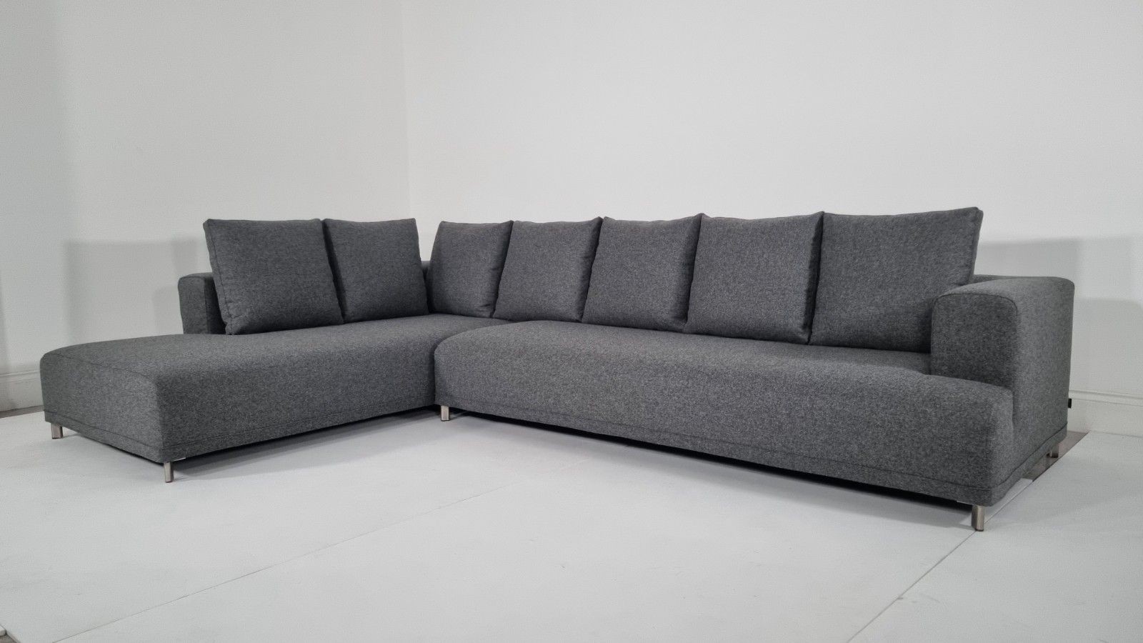 photo furniture Ligne Roset Opium L/R Grande In Luxurious Grey Wool In Immaculate Condition