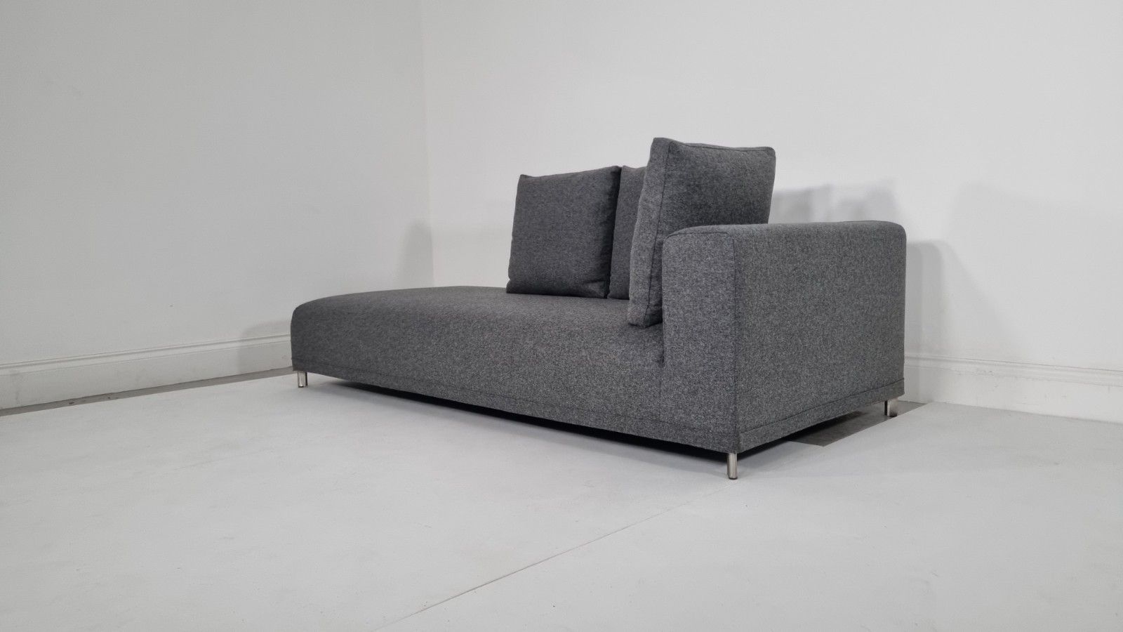 Ligne Roset Opium Chaise Unit In Luxurious Grey Wool In Excellent Condition photo buy