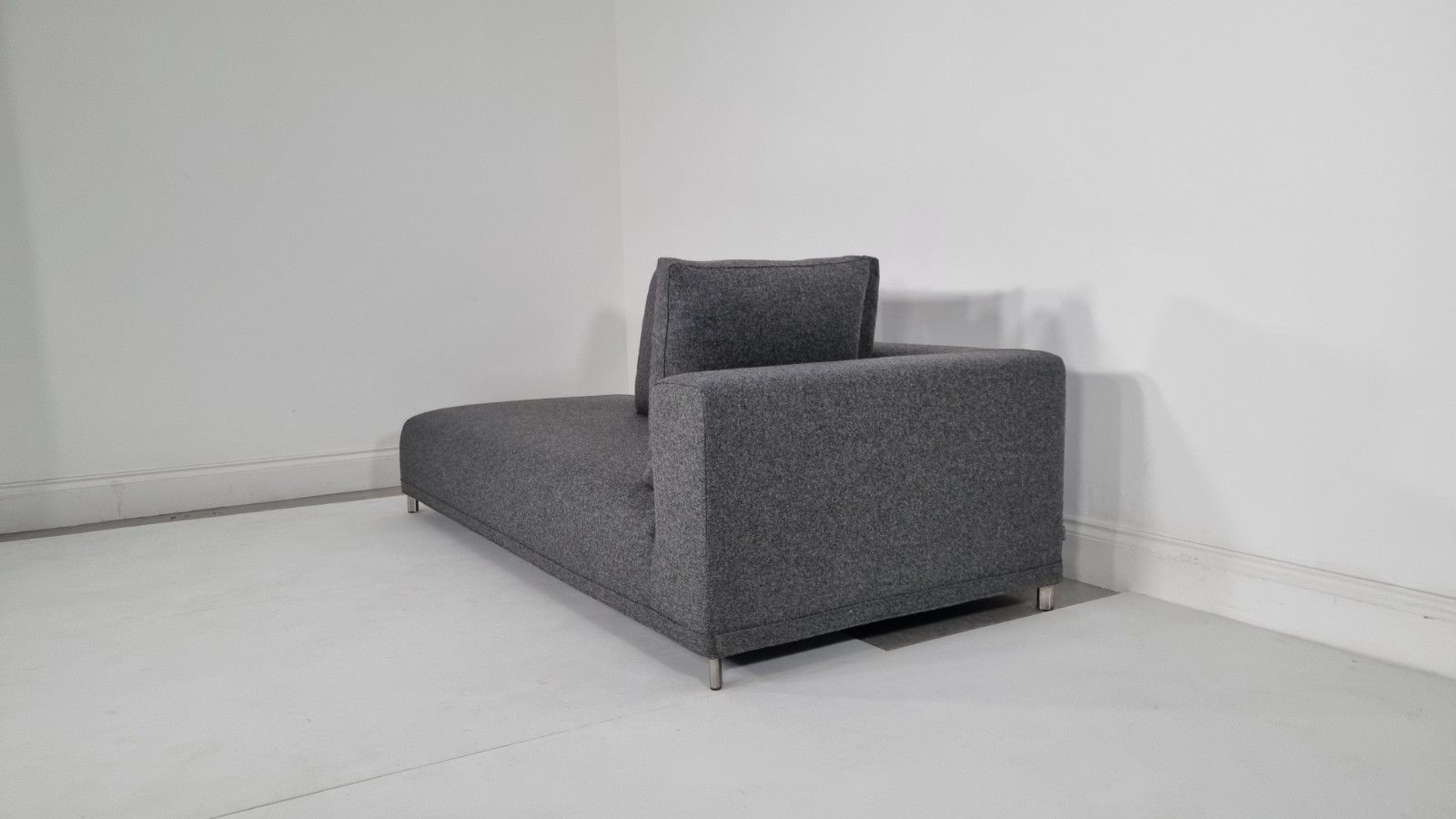 Ligne Roset Opium Chaise Unit In Luxurious Grey Wool In Excellent Condition photo vintage