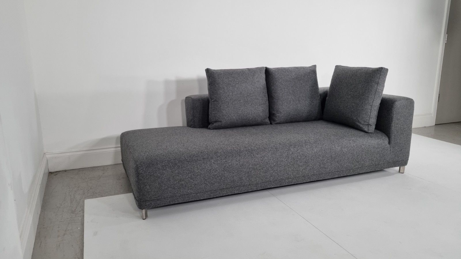 photo for sale Ligne Roset Opium Chaise Unit In Luxurious Grey Wool In Excellent Condition