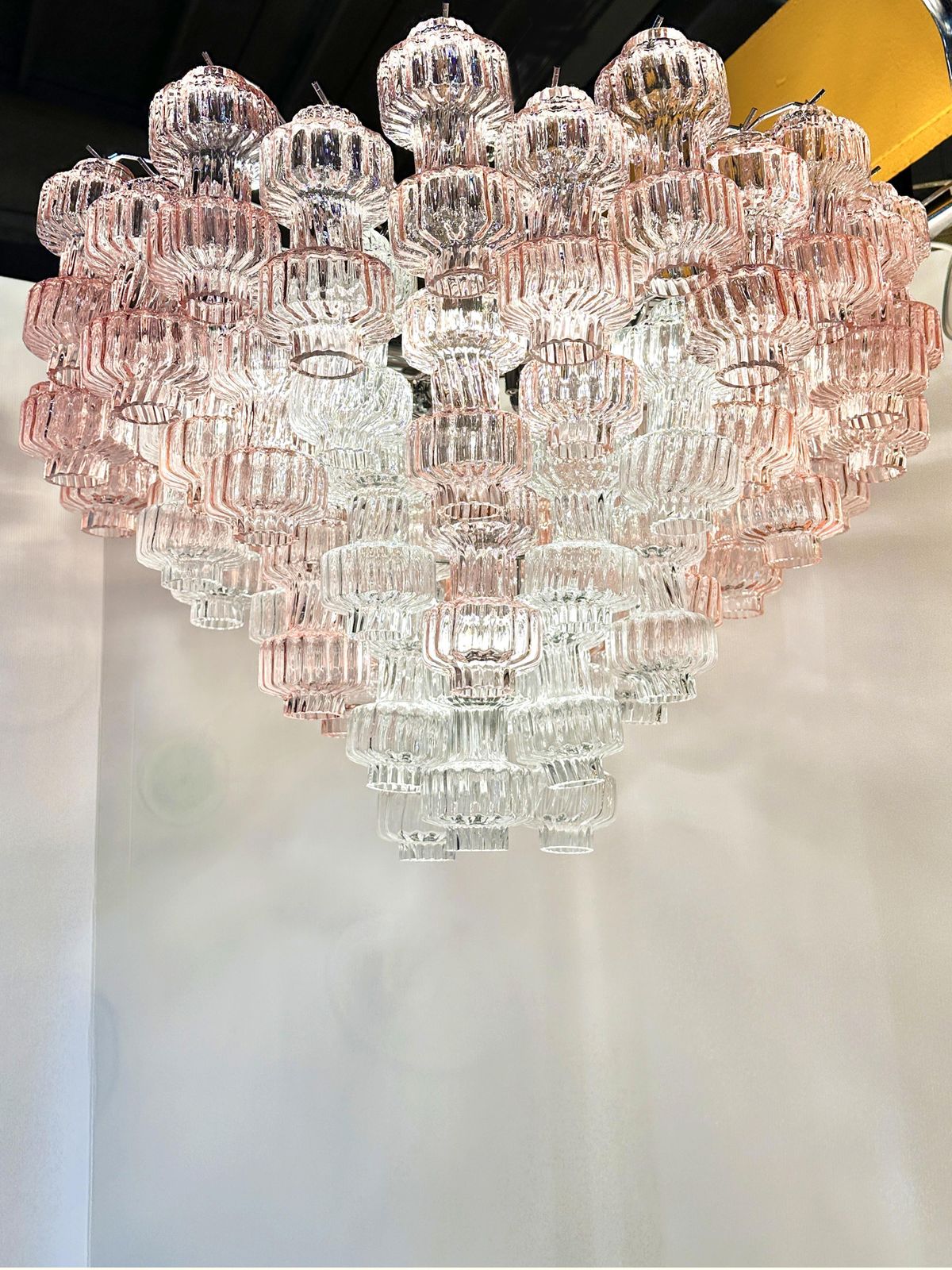 Romantic Venetian Pink "Rigadin Manubri" Murano Glass Chandelier In Venini Style photo vintage