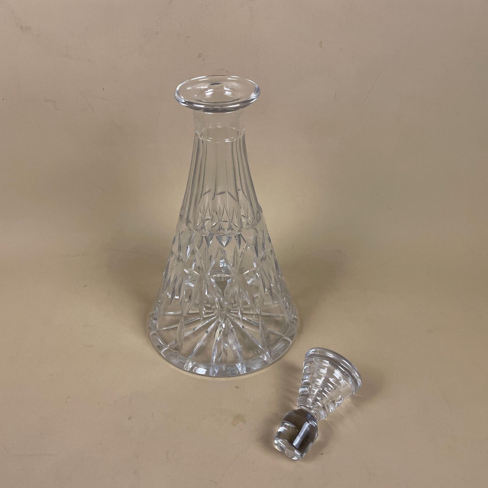 Vintage Glass Drink Decanter Cut Glass Crystal Whisky Display Triple Neck Bottle Retro Antique Lid Top Lidded Cap Drinks Trolly Funnel photo furniture