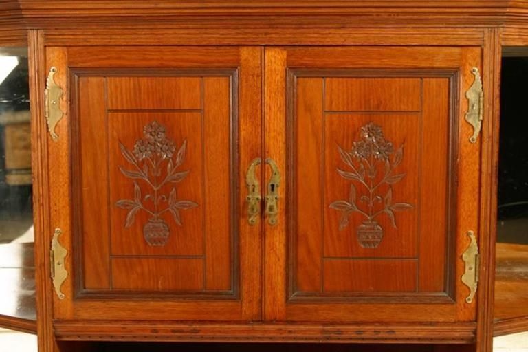 photo vinterior Gregory & Co, H W Batley Attri, An English Walnut Aesthetic Movement Sideboard