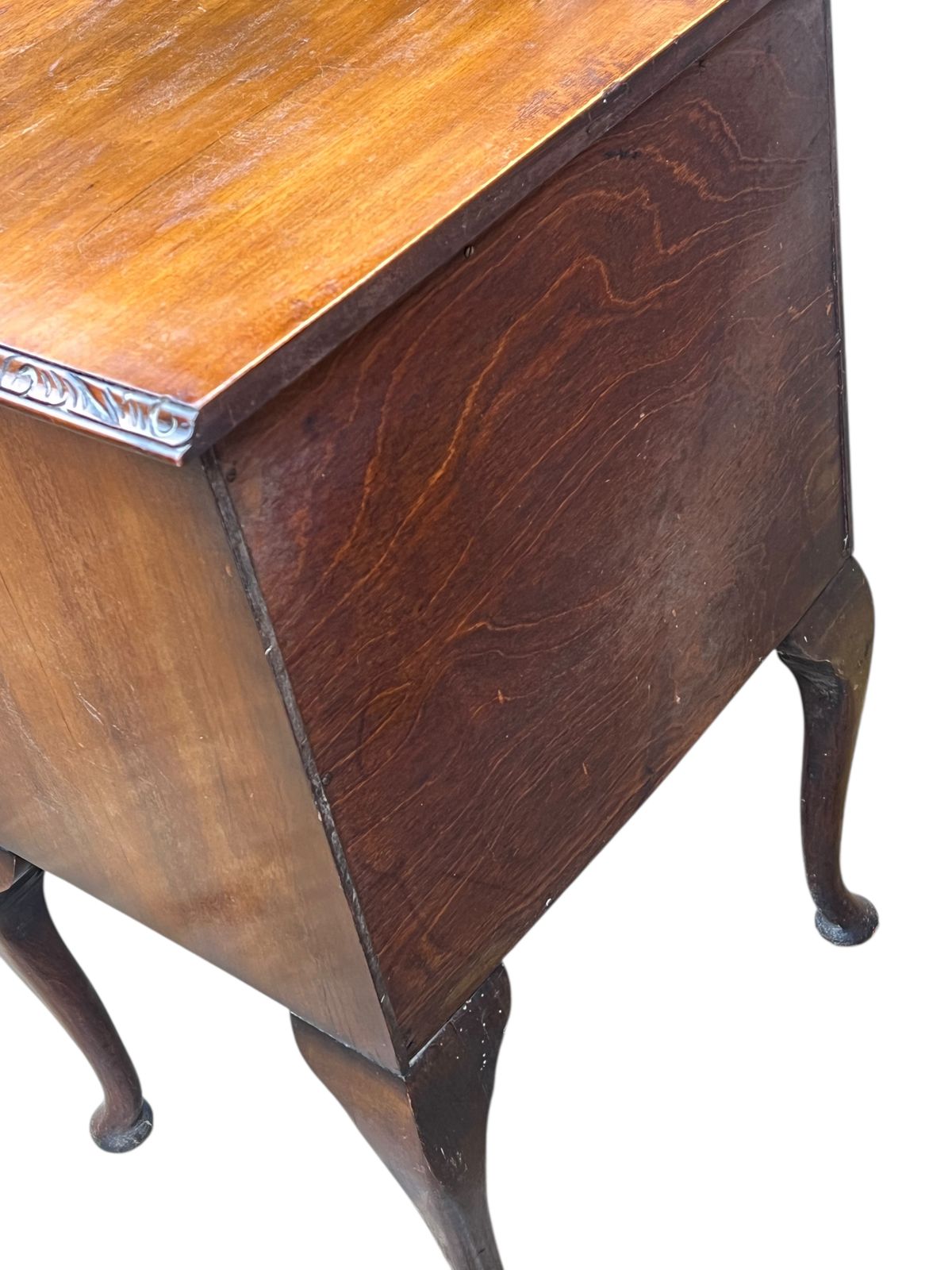 photo furniture Serpentine Small Vintage Bedside Chest