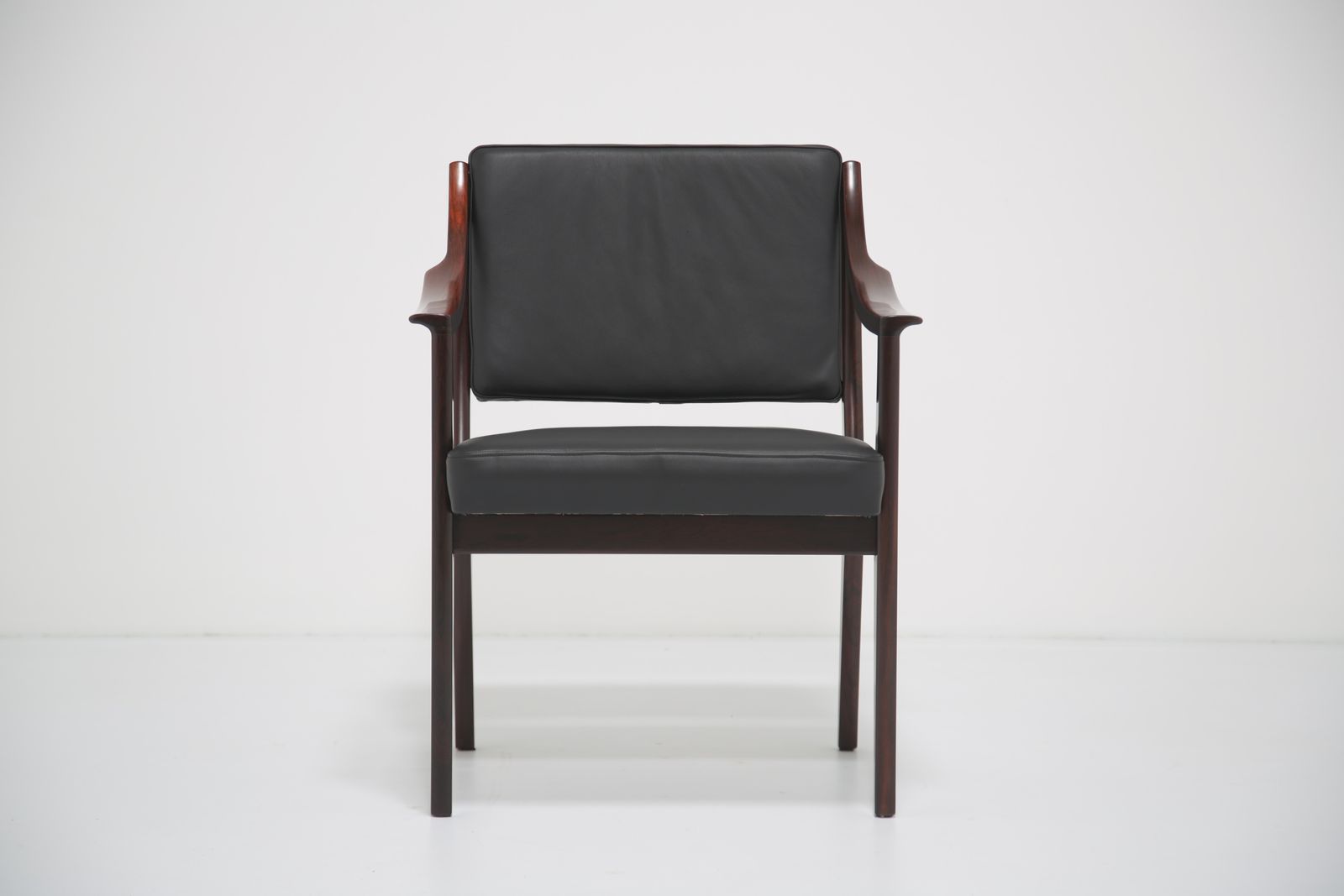Vintage Palissander En Zwart Lederen Fauteuil Van Karl Erik Ekselius Voor Joc Vetlanda, Jaren 1960 photo Meubels