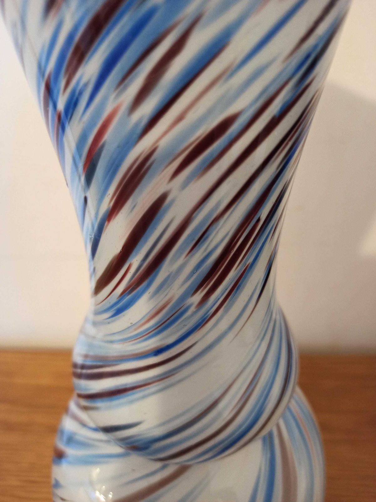 Caithness Glass Vase. Marble / Swirl Effect Pattern. Petal Style Top. Good Condition. Vintage. photo Home Decor