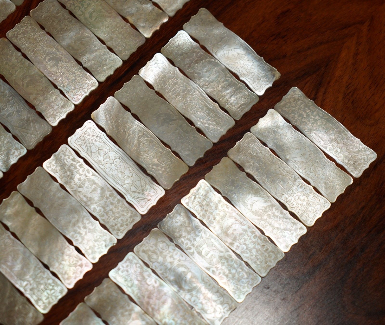 photo vintage Suite Of Rare Antique Chinese Mother Of Pearl Pair Of Doves Mah Jong Counters