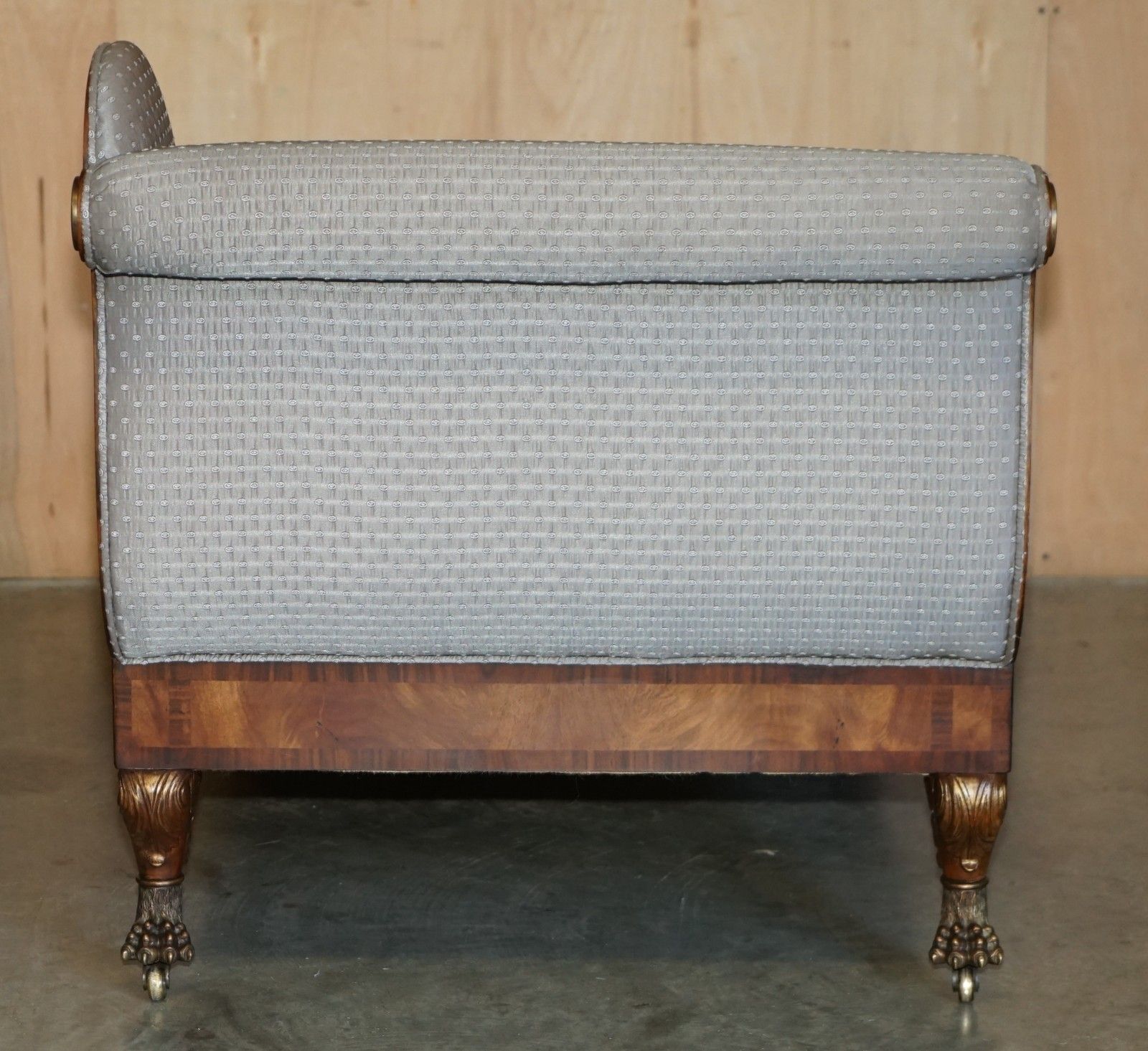 photo vinterior Hand Carved Flamed Mahogany Gold Gilt Brass Lions Paw Feet Regency Chaise Lounge