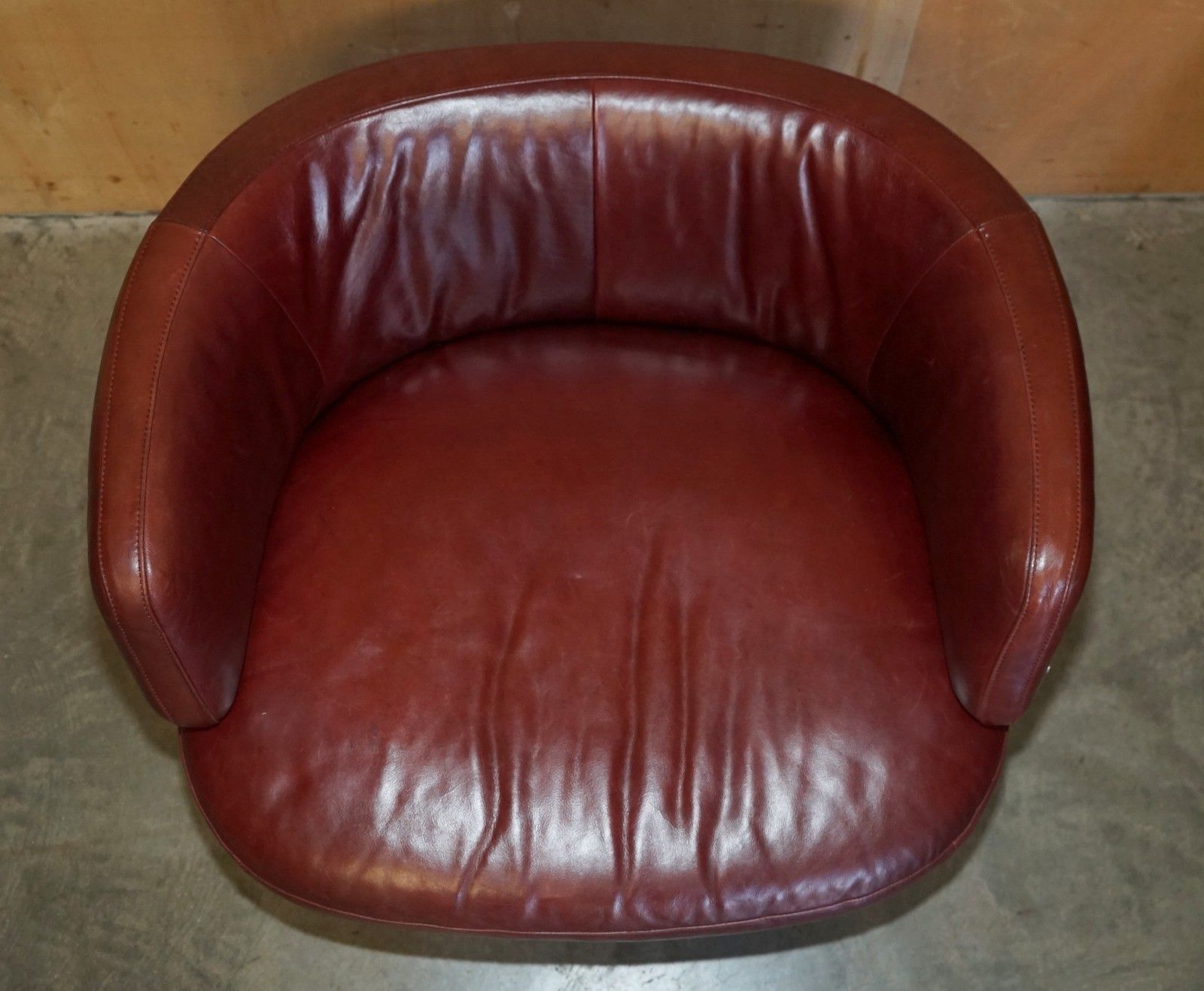 Pair Of Exquisite Bordeaux Leather Natuzzi Swivel Armchairs With Lumbar Cushions photo buy
