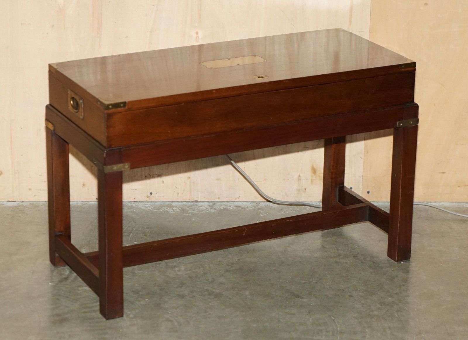 Royal Warrant Military Campaign Dynatron Hfc 65 Record Player Radio Coffee Table photo furniture