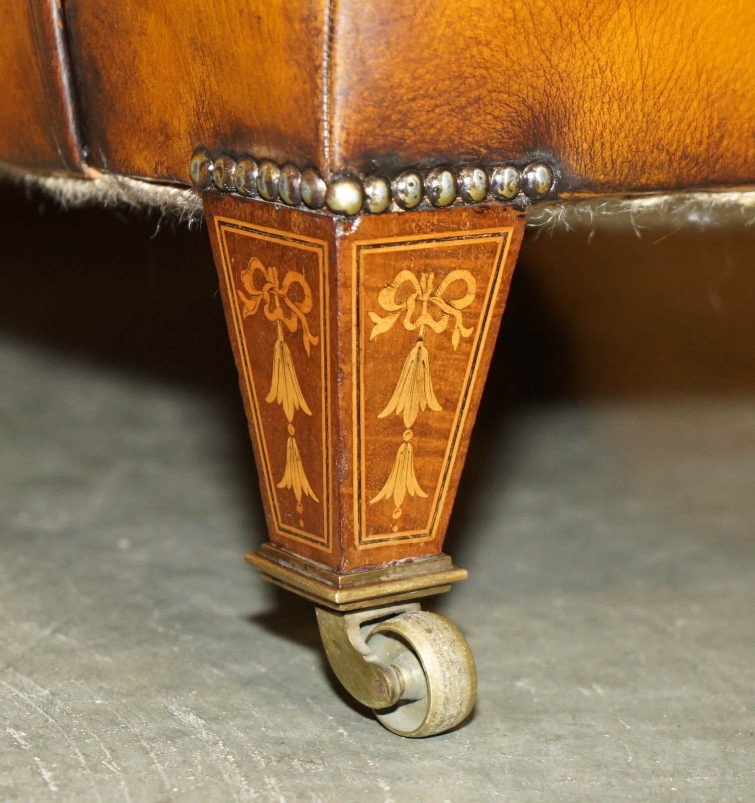 Super Rare Howard & Son's Fully Restored Chesterfield Brown Leather Armchair photo vintage