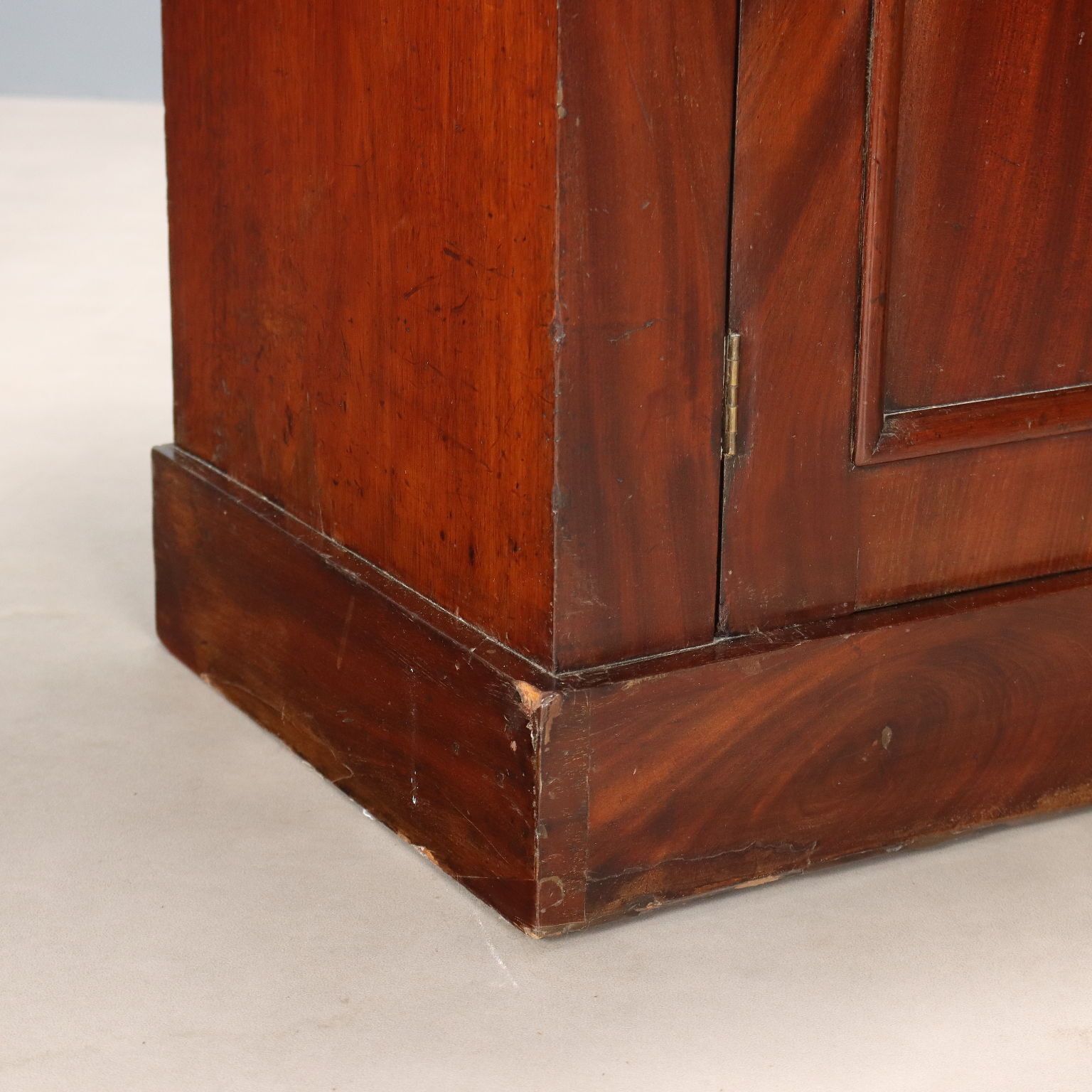 photo furniture Victorian Bookcase Mahogany United Kingdom XIX Century