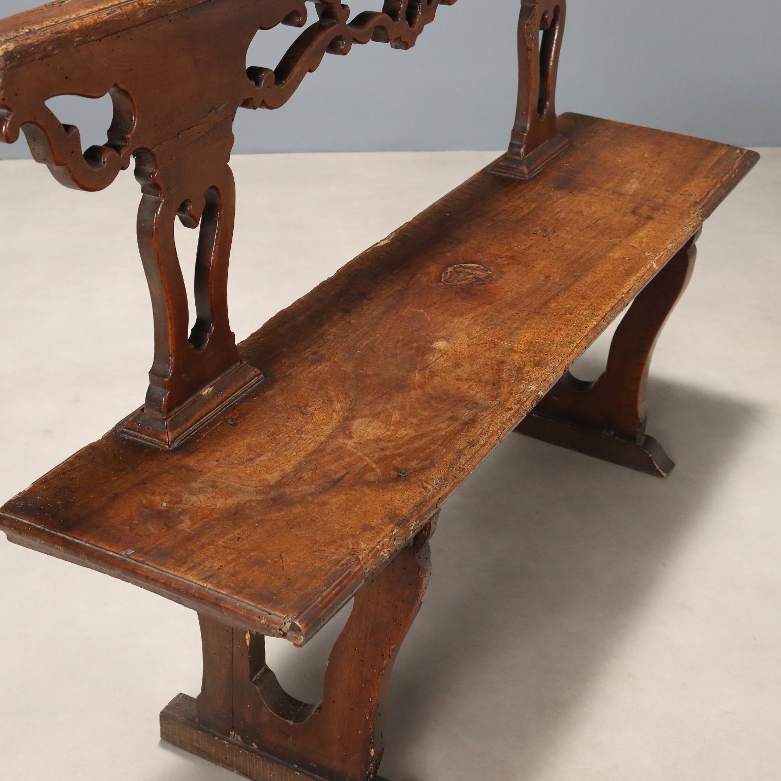 Antique Bench Walnut Wood Italy XVIII Century photo 780.0