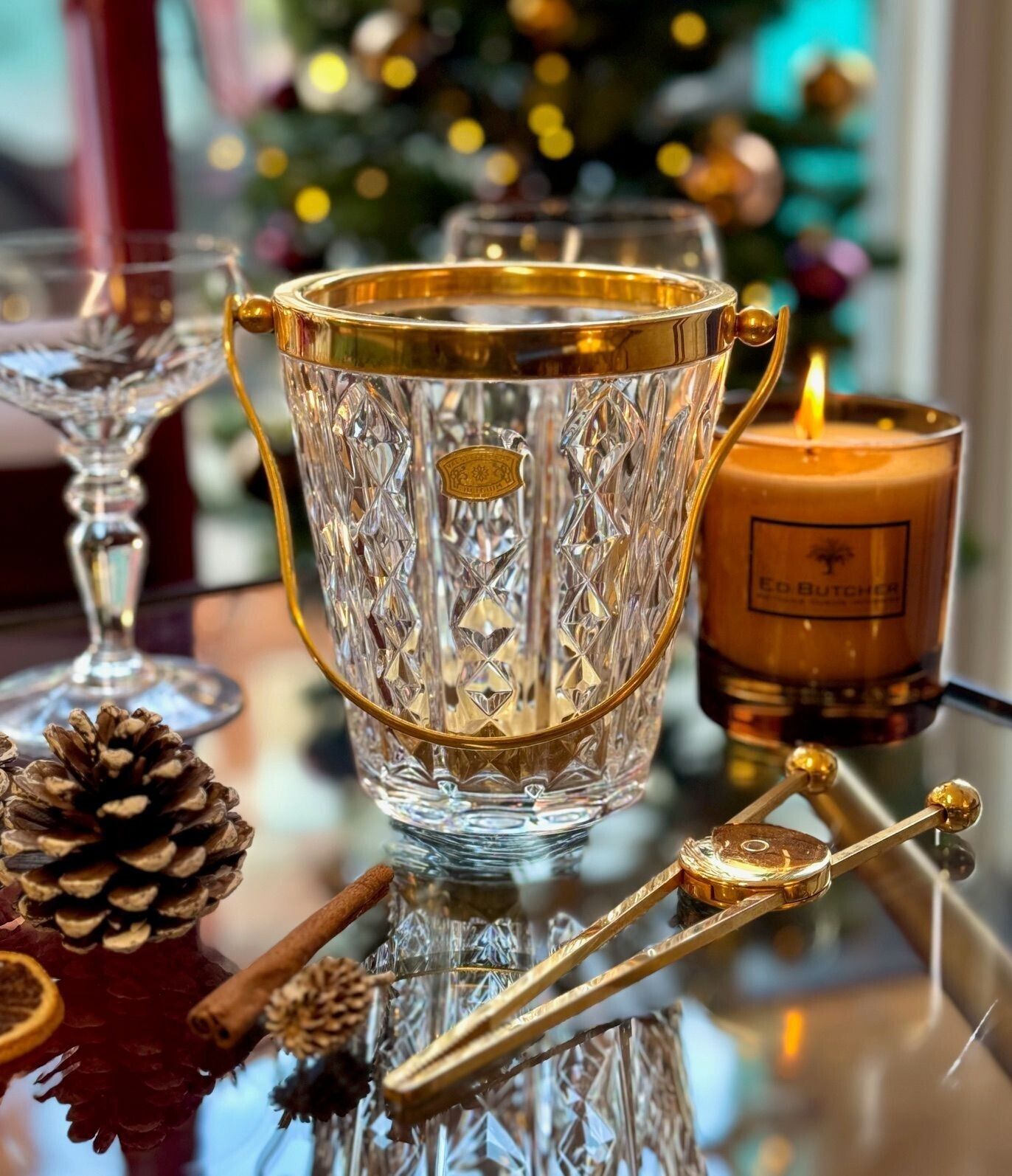 photo vinterior A 1960s Val Saint Lambert Crystal And Gold Plated Ice Bucket With Ice Grabbers