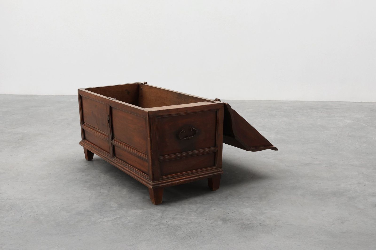 Large 18th Century Provincial Oak Chest, France photo 3160.0