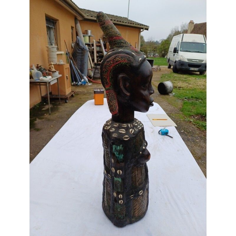 Statue Africaine Femme Bois , Laiton , Perles , Coquillages photo furniture