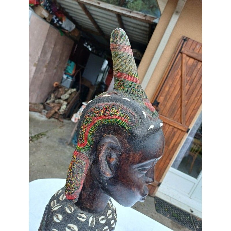 Statue Africaine Femme Bois , Laiton , Perles , Coquillages photo buy