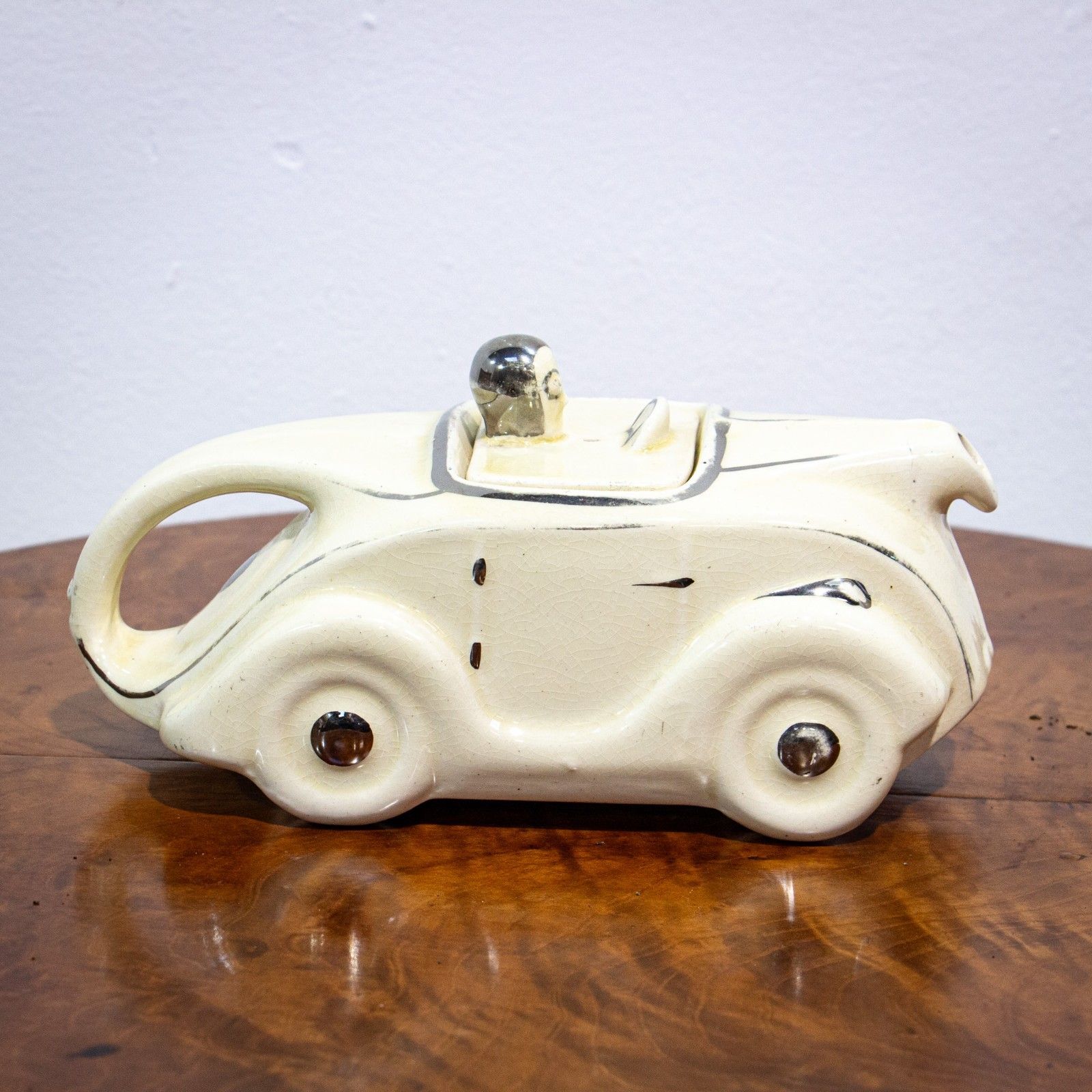 White Sadlers Teapot photo 140.0