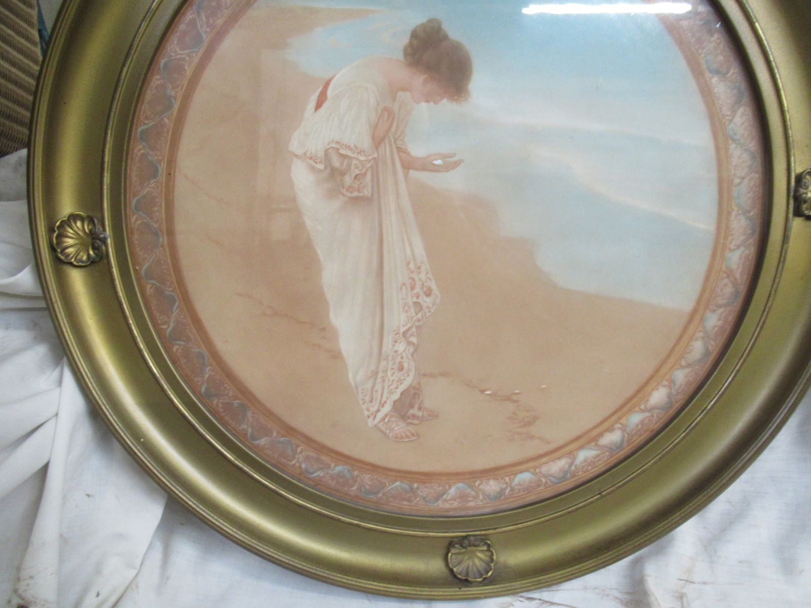 A Pair  Of 1920s Round Gilt Frame  Decorative    Wall Pictures photo buy