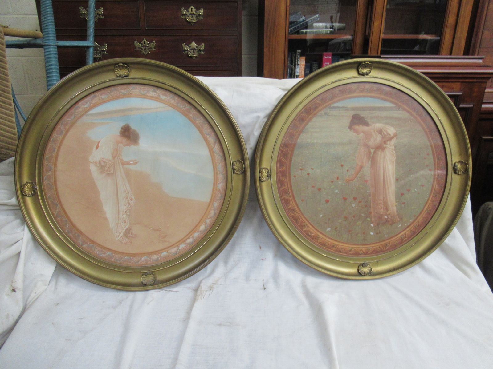 A Pair  Of 1920s Round Gilt Frame  Decorative    Wall Pictures photo vintage