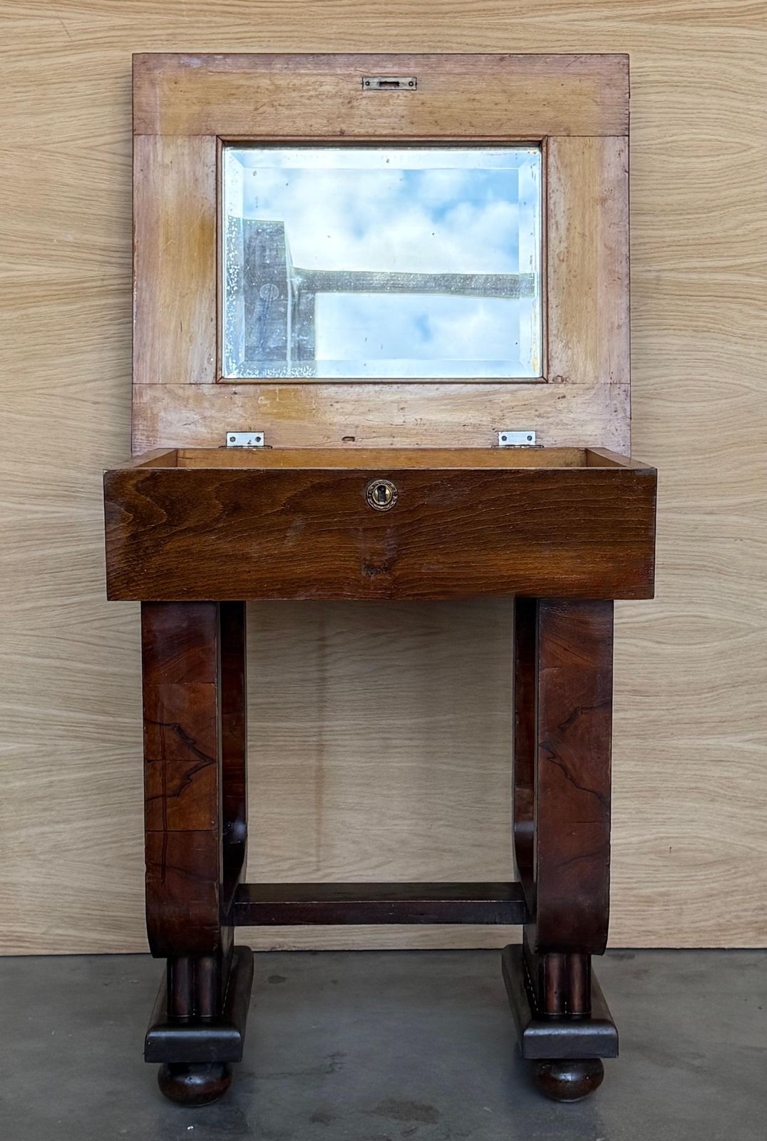 photo vinterior Art Deco Sewing Stand Work Or Side Table Table With Black Ebonized Details