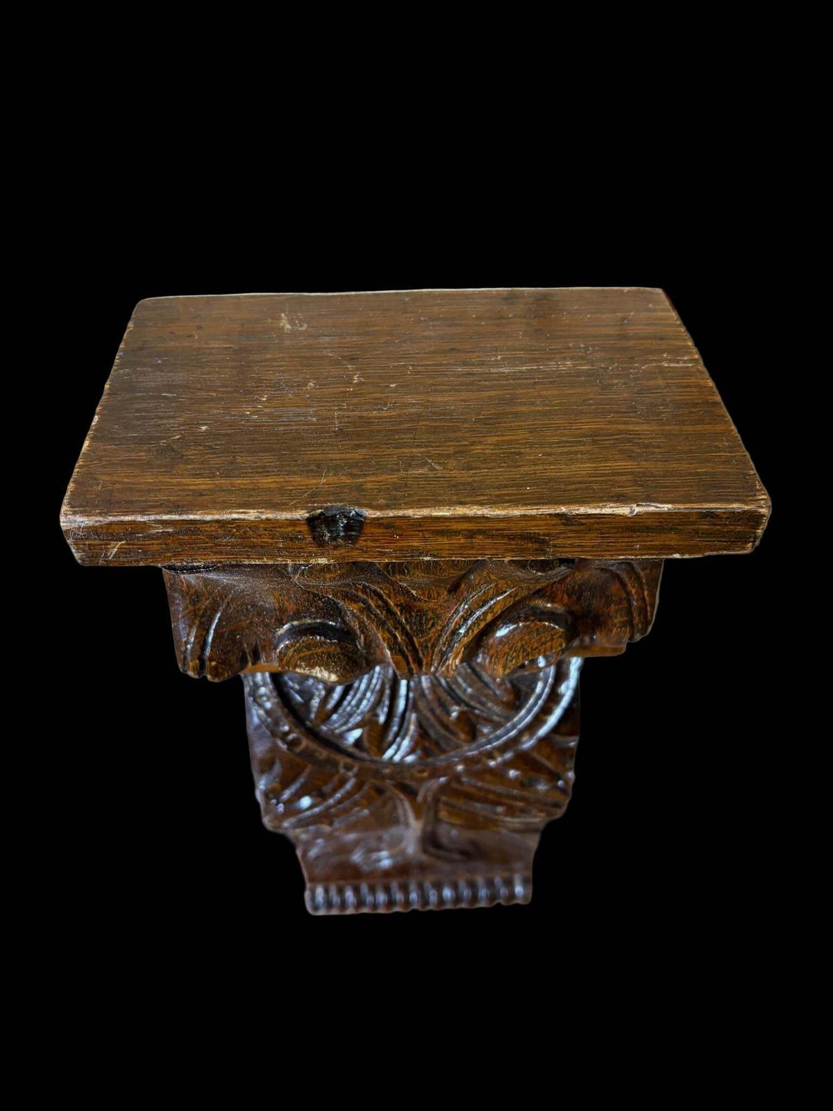 photo vinterior Set Of 18th Century Carved Oak Herm Mounts And Corbels