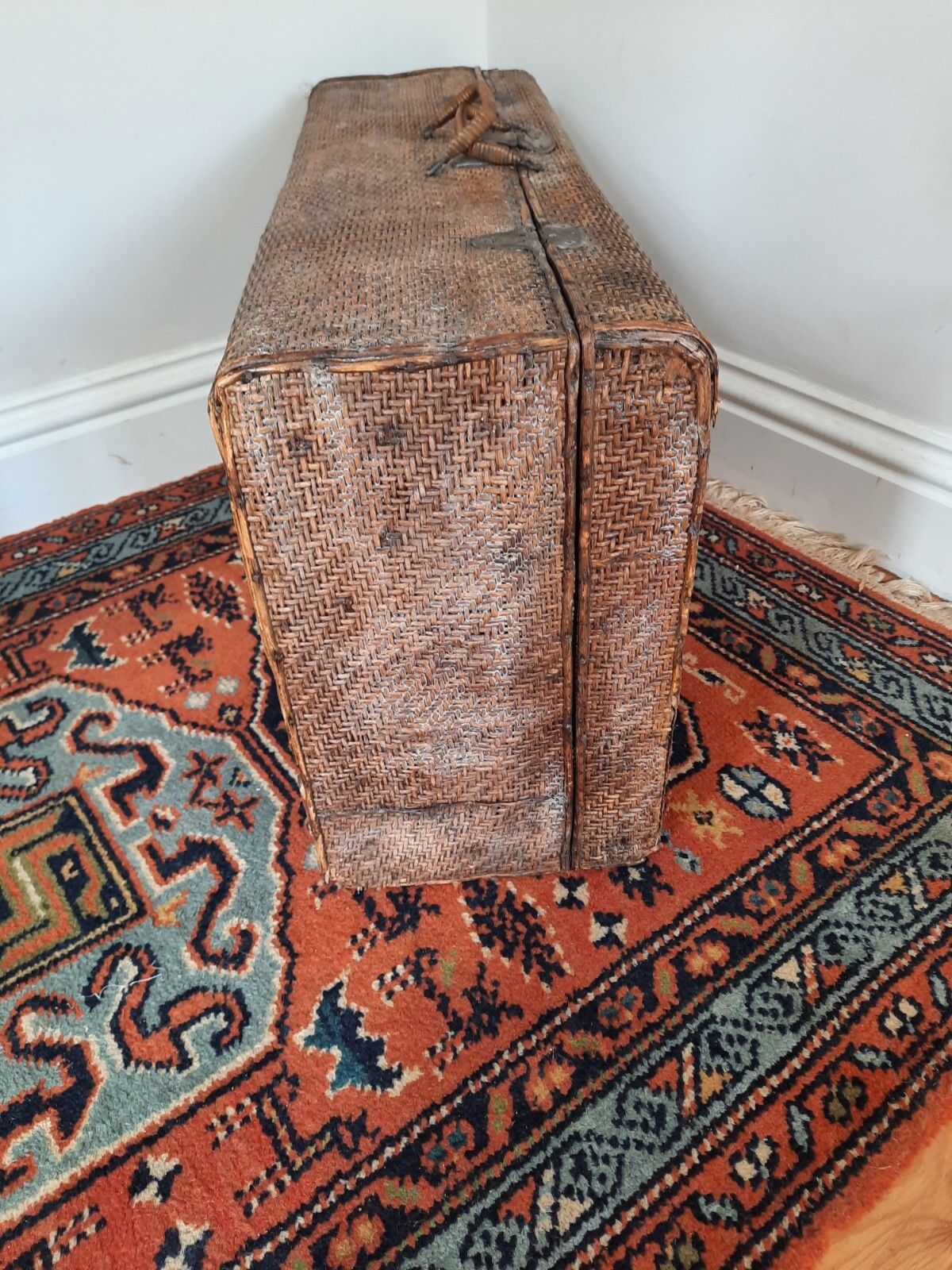 Antique Woven Rattan Suitcase Wooden Base Rustic Luggage Storage Prop Box photo Home Decor