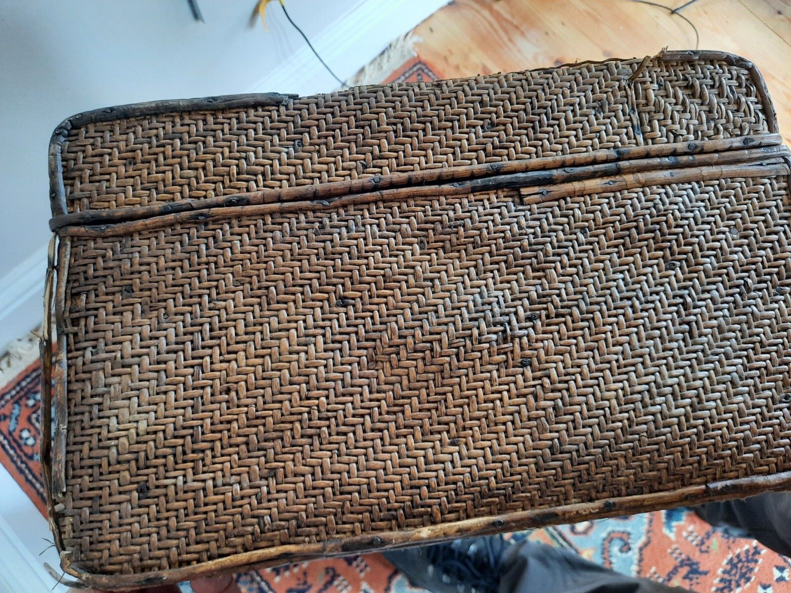 Antique Woven Rattan Suitcase Wooden Base Rustic Luggage Storage Prop Box photo vinterior