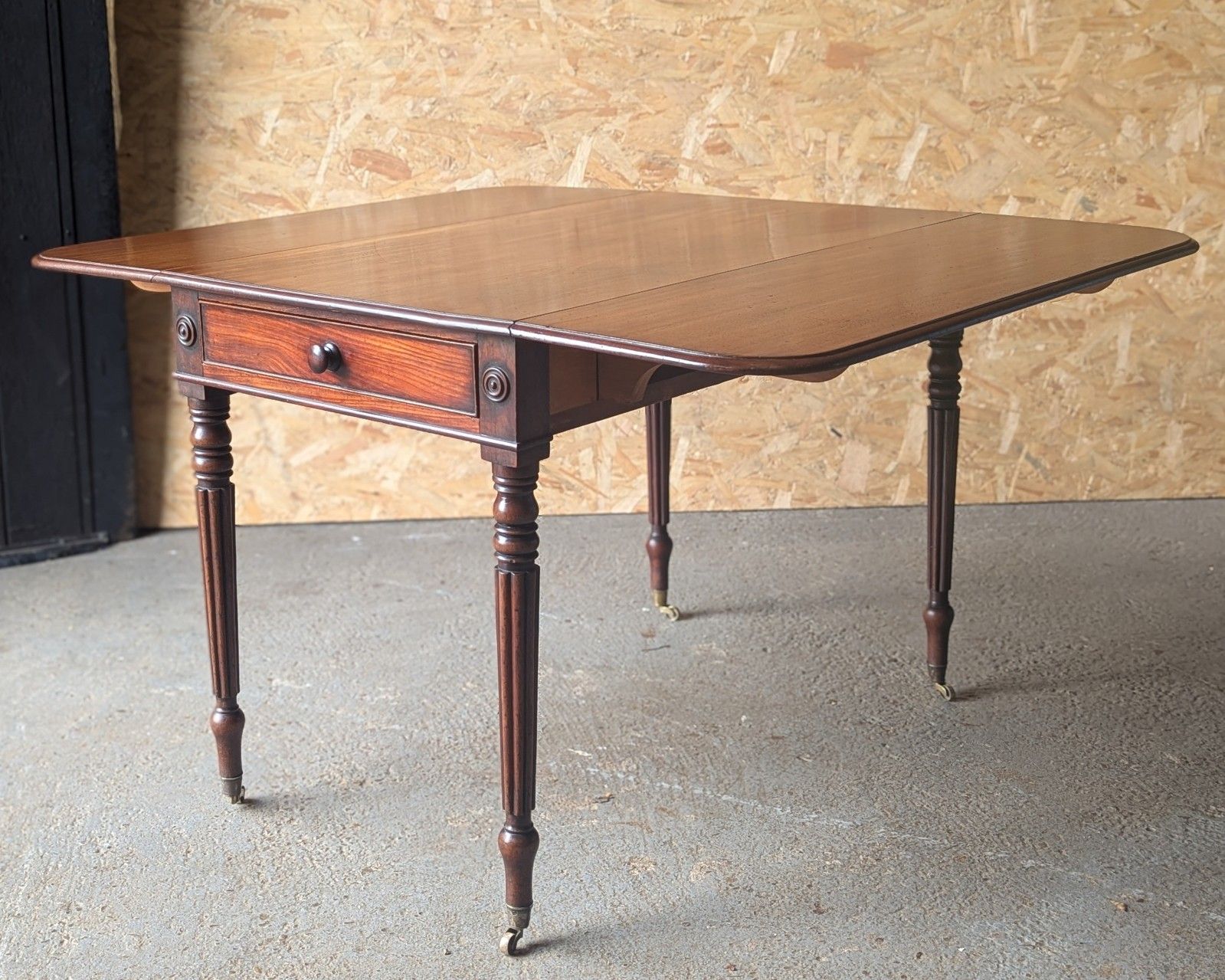Antique Regency Mahogany Drop Leaf Pembroke Table (Delivery Available) photo for sale