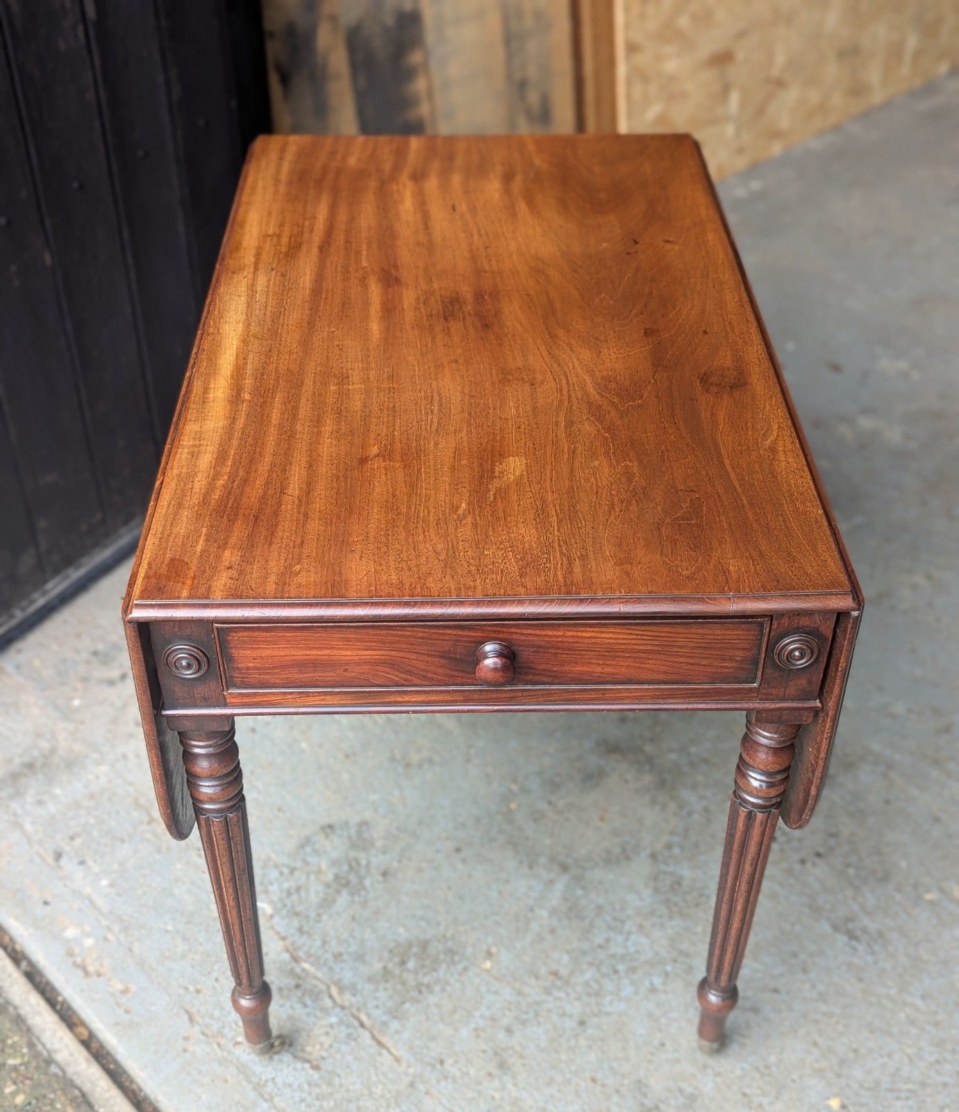 photo vinterior Antique Regency Mahogany Drop Leaf Pembroke Table (Delivery Available)