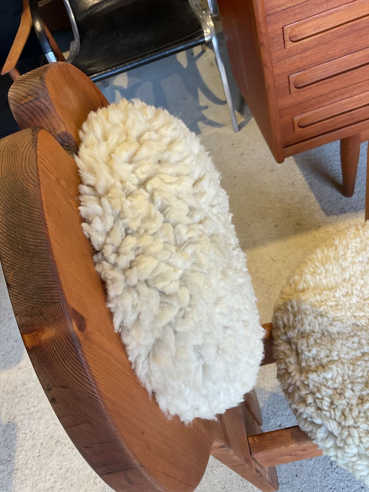 photo vinterior Midcentury Solid Larch Wood& Sheepskin Side Chair, Armchair By Rudolf Szedleczky
