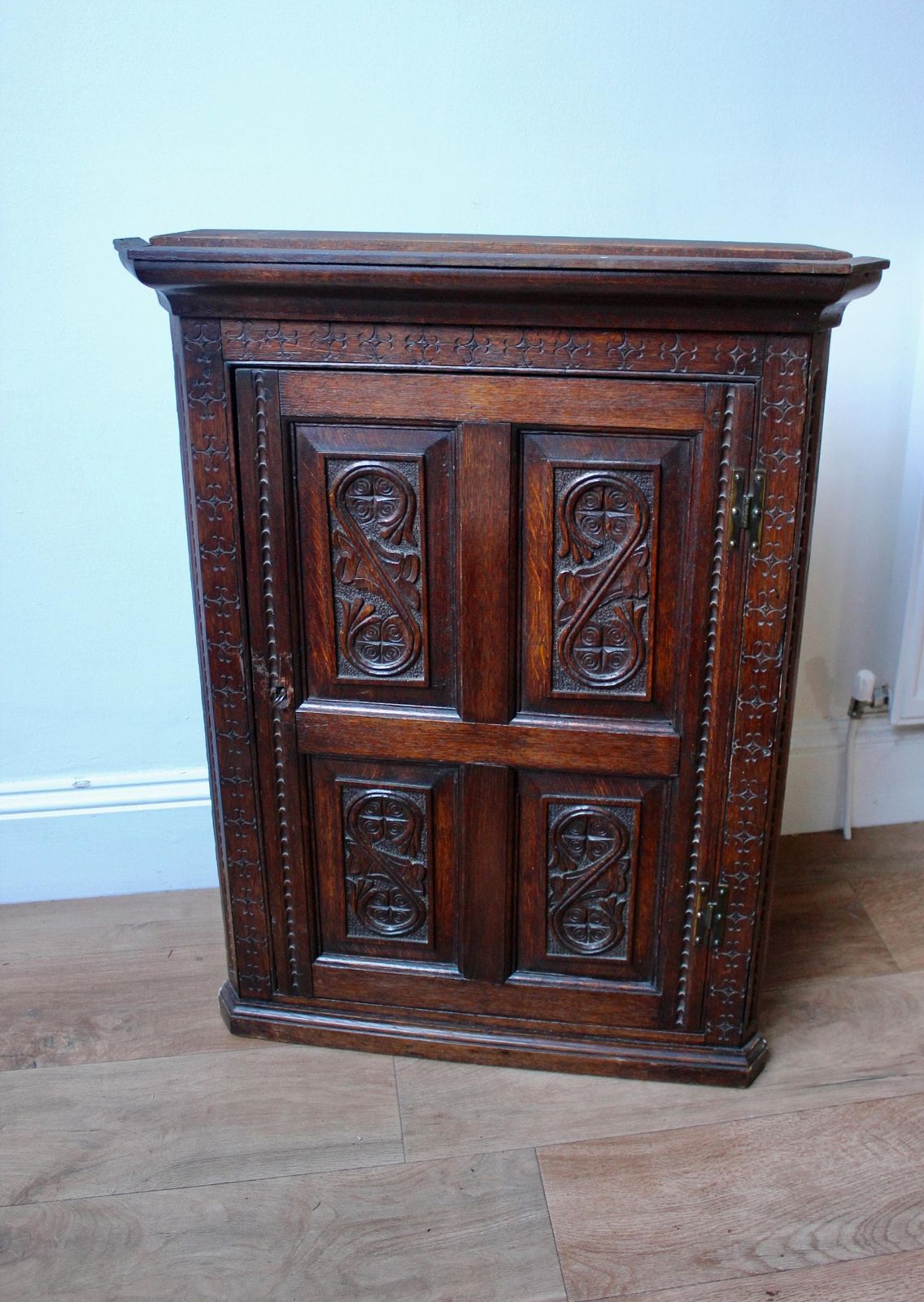 Furniture Antique Georgian Carved Oak Corner Cupboard Cabinet photo