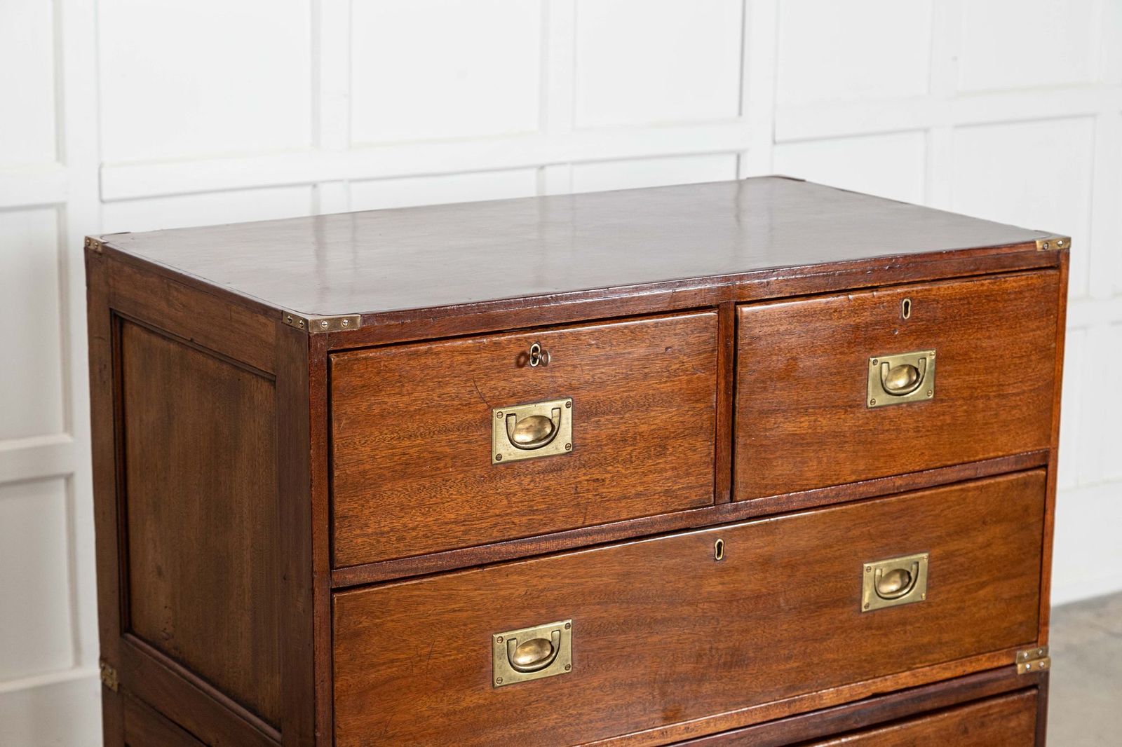 photo furniture English 19thc Mahogany Campaign Chest