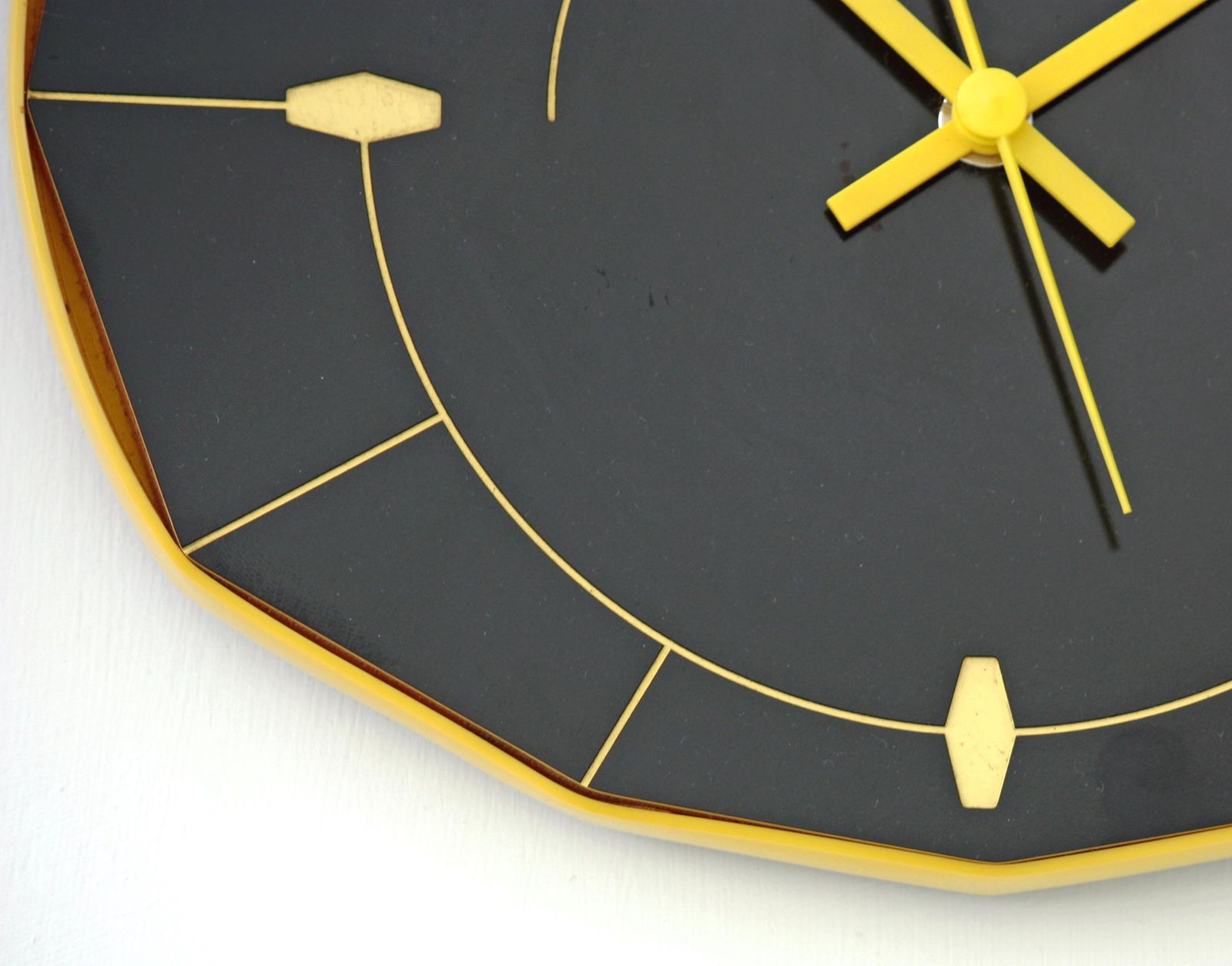 Vintage Retro Wall Clock   27cm French Mid Century Style Wooden Black Formica 1970s Atomic Gift Off The Wall Clocks photo Home Decor