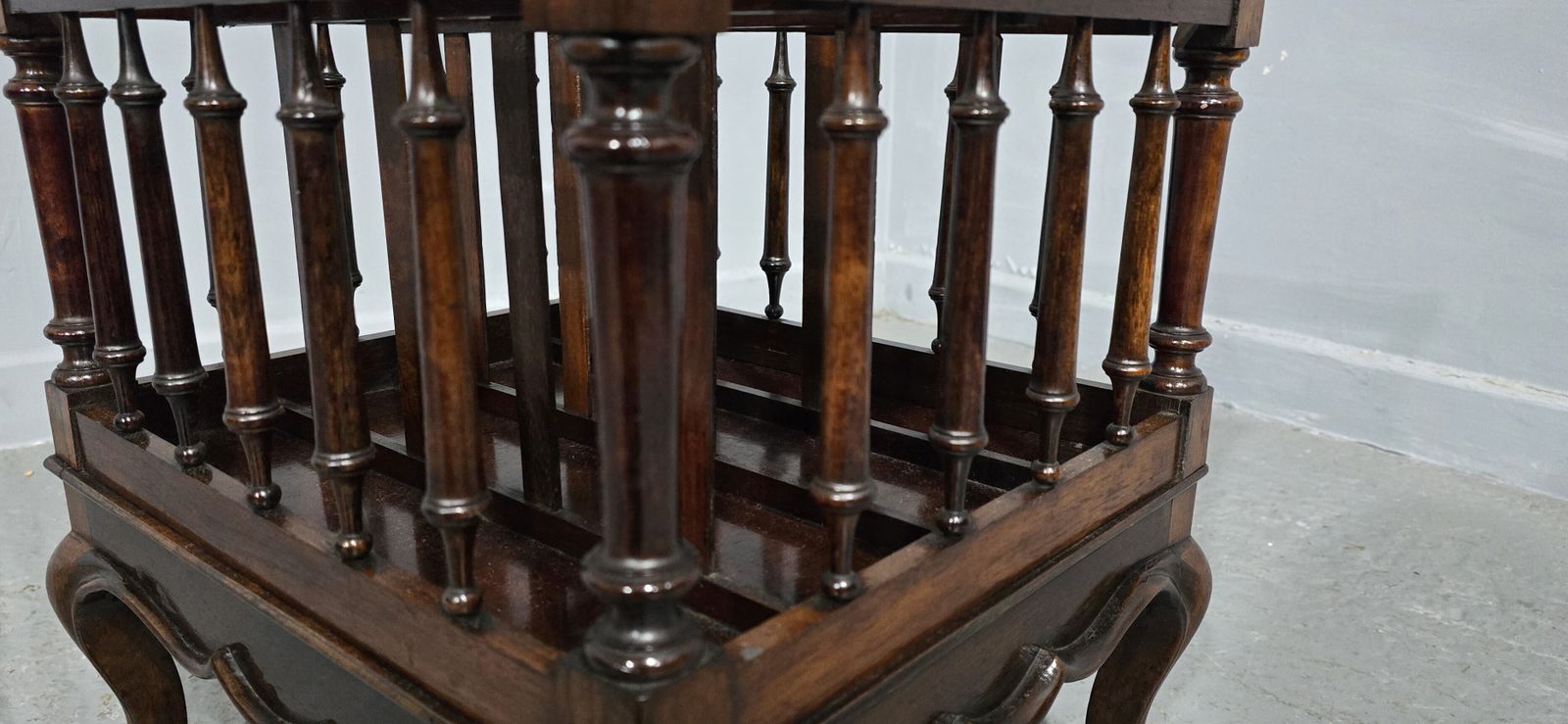 photo furniture Victorian Rosewood Canterbury, 1800s
