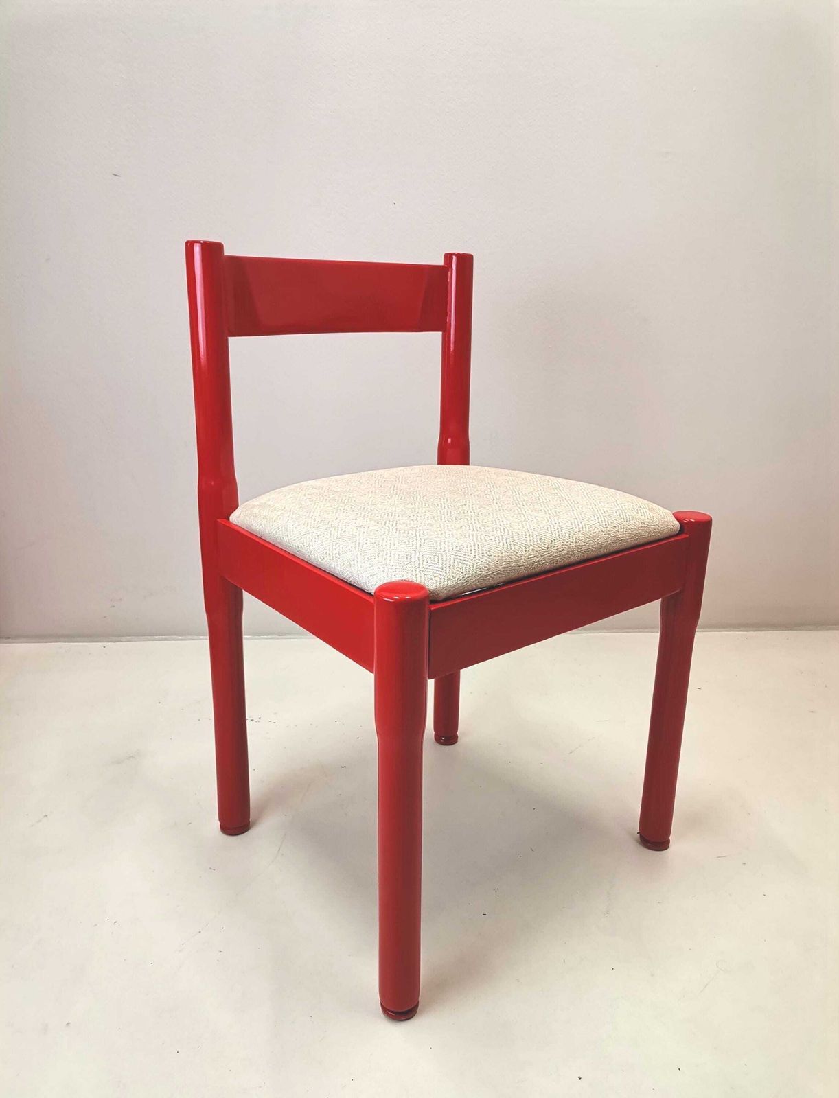 photo furniture Set Of 8 Red 'Carimate' Dining Chairs Designed By Vico Magistretti / Midcentury Italian Upholstered Kitchen Chairs