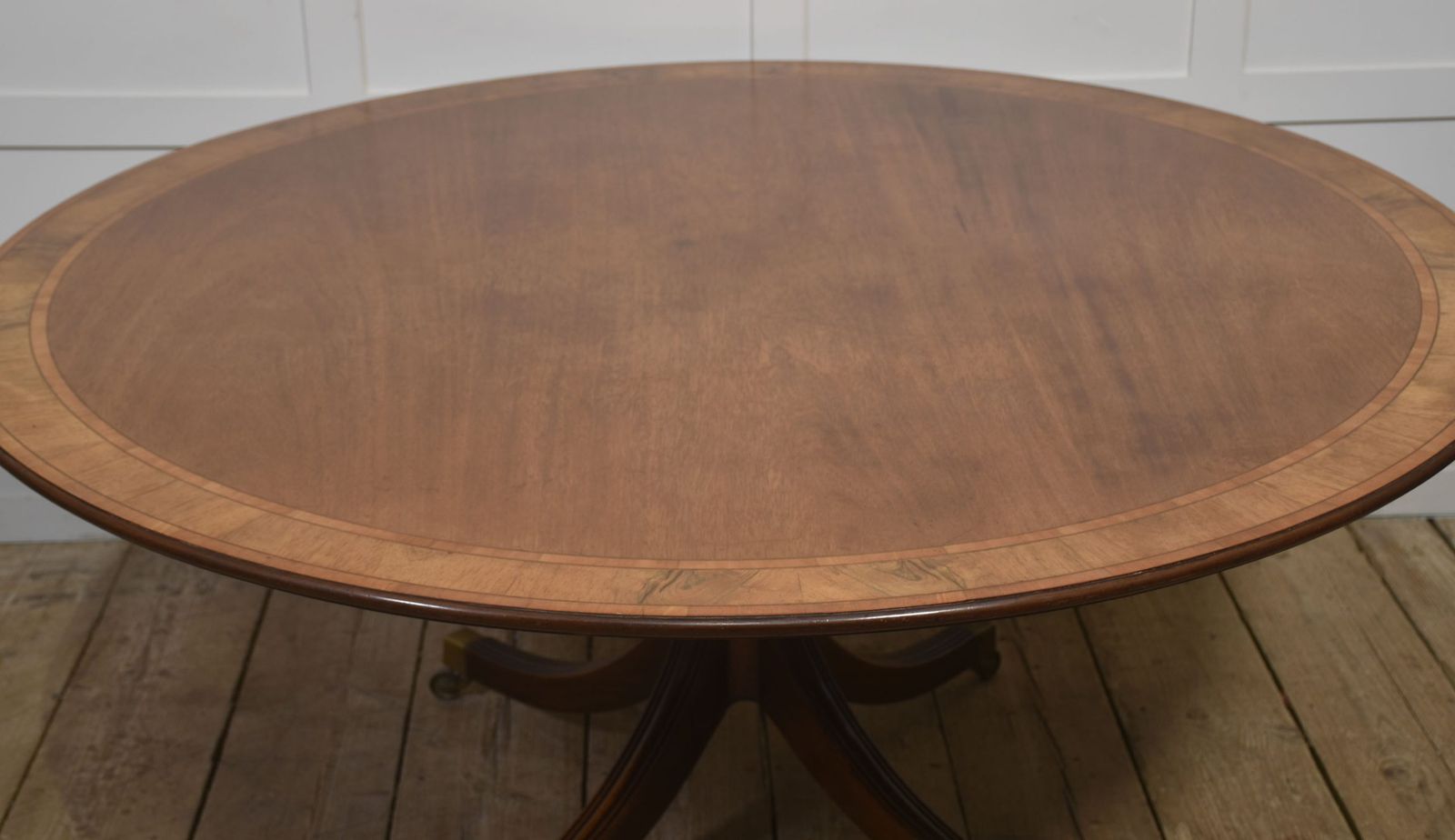 Elegant Georgian Style Mahogany Pedestal Dining Table photo for sale