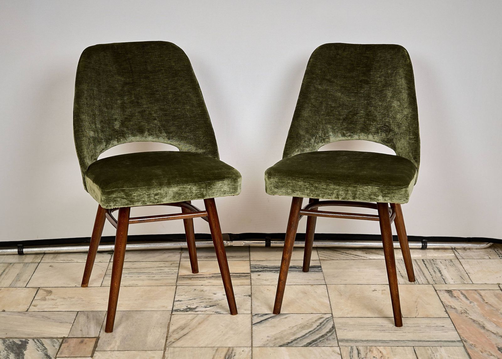 620.0 Set Of Four Chairs Designed By Radomir Hoffman, Ton Czechoslovakia, 1960s. photo
