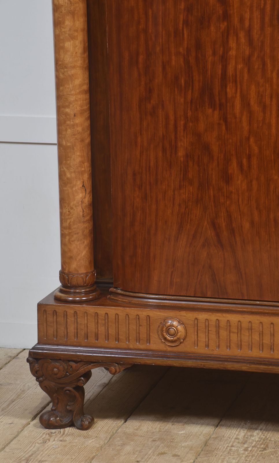 photo vintage Magnificent Antique Four Door Mahogany Wardrobe