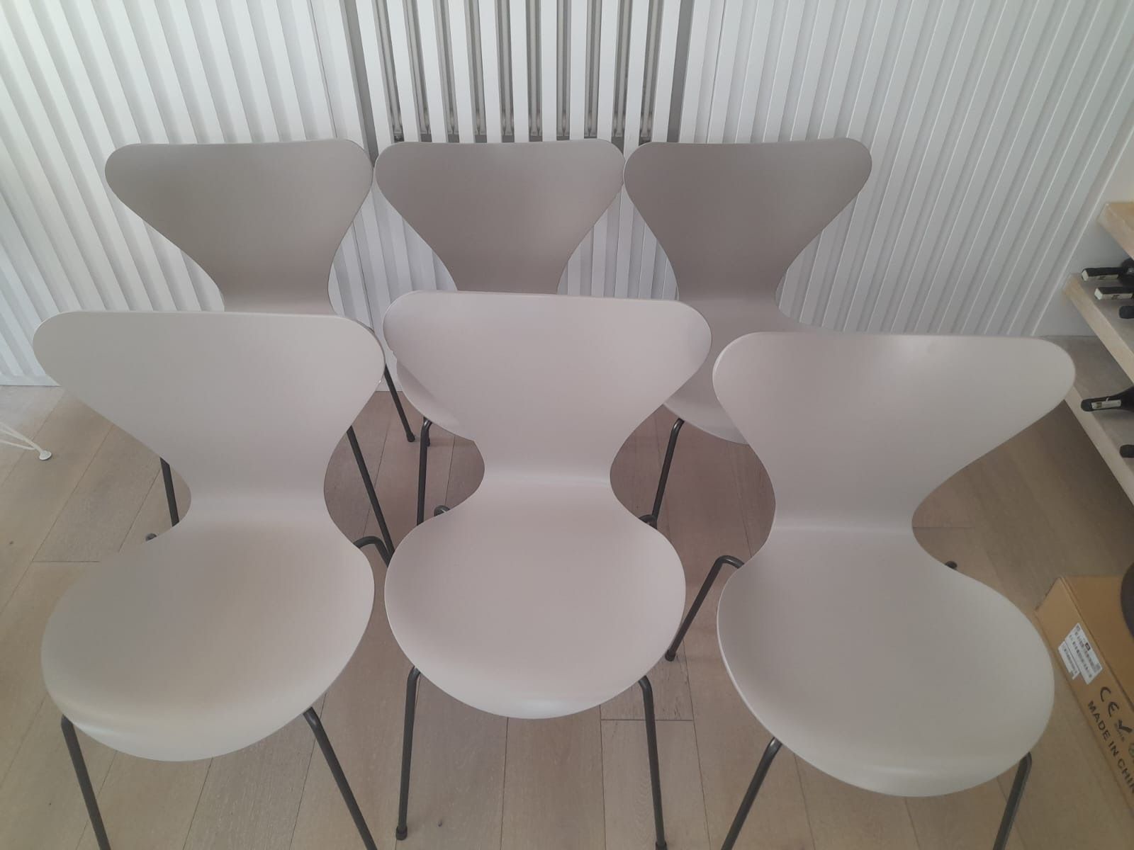 Fritz Hansen Series 7 Dining Chair – Deep Clay – Arne Jacobsen Design photo for sale