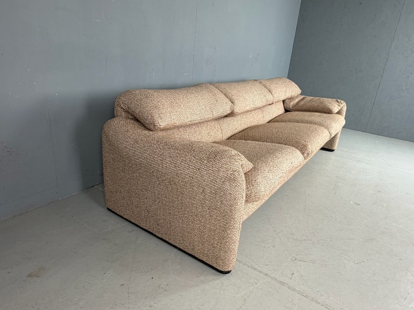 Vico Magistretti "Maralunga" 3 Seater Re Upholstered Full Wool Sofa For Cassina photo Furniture
